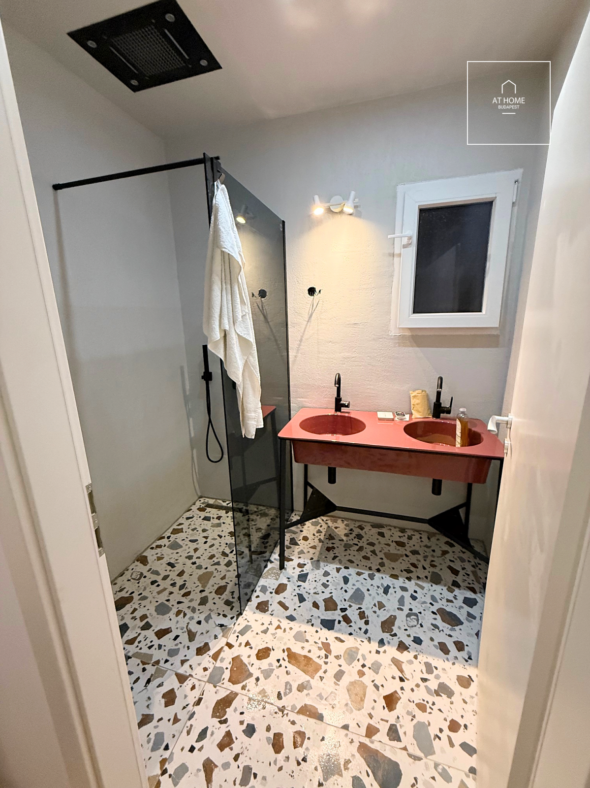 Renovated 48 sqm apartment in District XIV