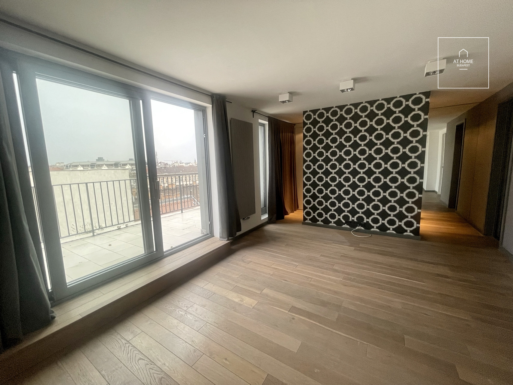 Tetőtéri 141 nm-es duplex lakás az V. kerületben, a Bazilika közelében