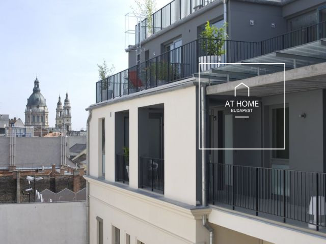 Tetőtéri 141 nm-es duplex lakás az V. kerületben, a Bazilika közelében