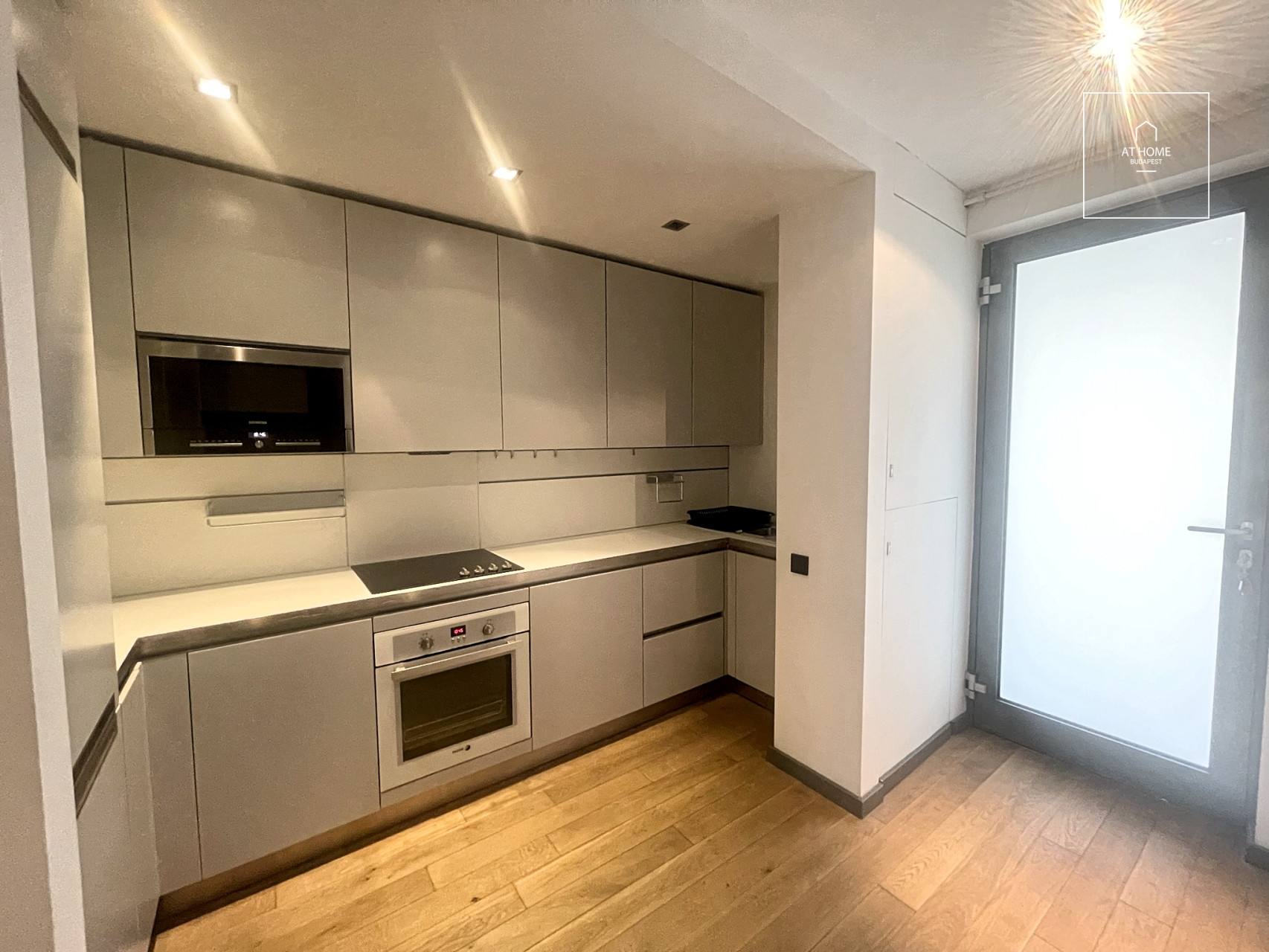 141 sqm duplex penthouse apartment in District V, near the Basilica