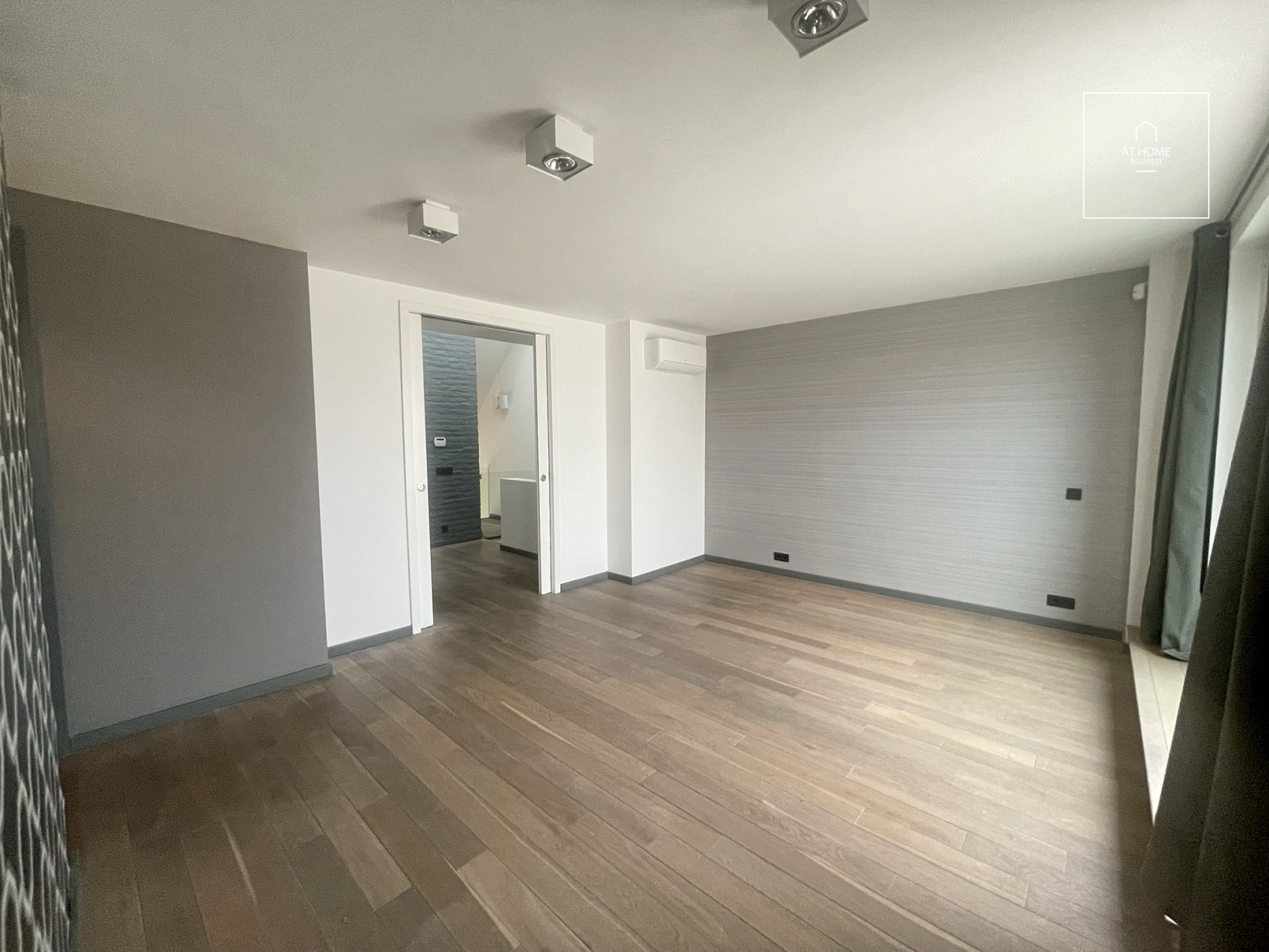 141 sqm duplex penthouse apartment in District V, near the Basilica