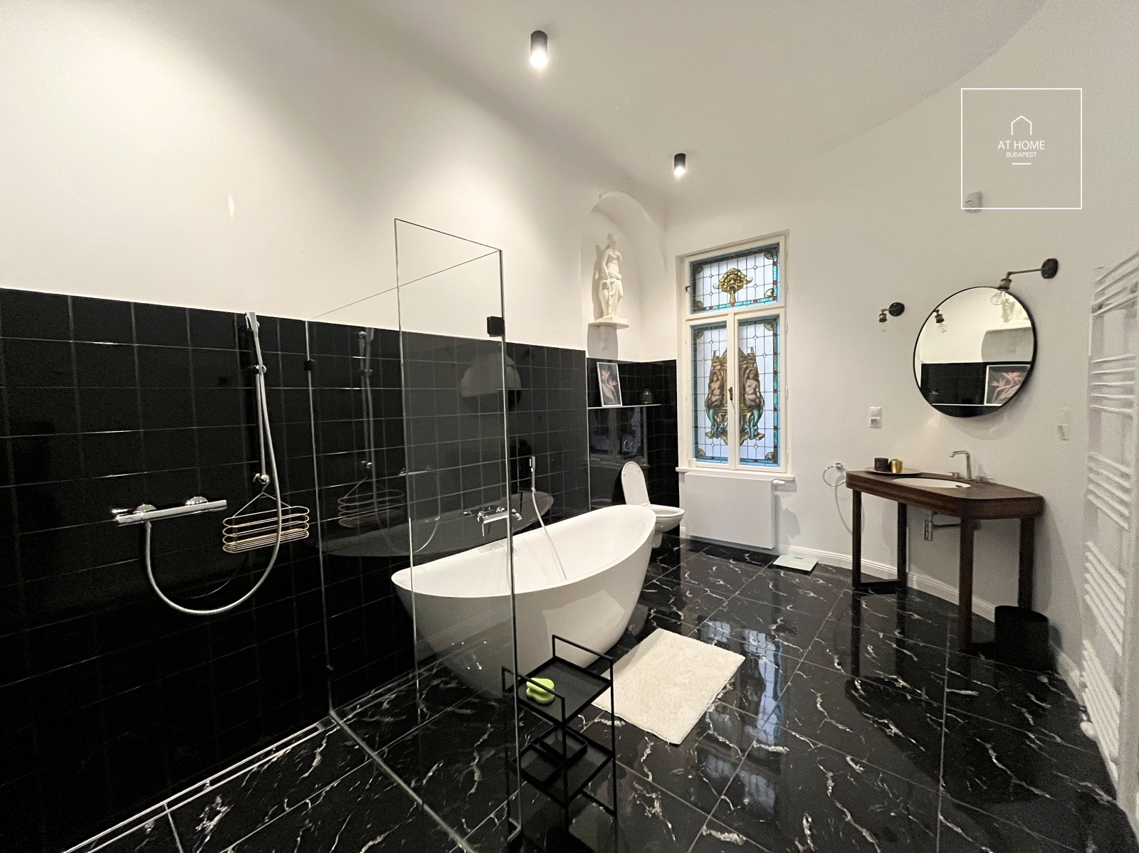 Renovated 2-bedroom classic-style apartment in District XIII, Újlipótváros