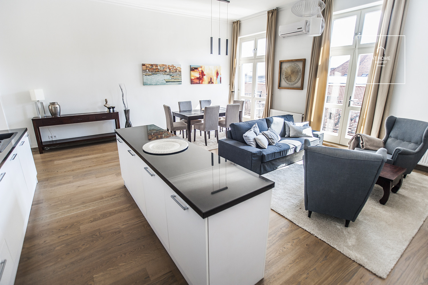 Sunny 122sqm panoramic apartment in District V, Downtown