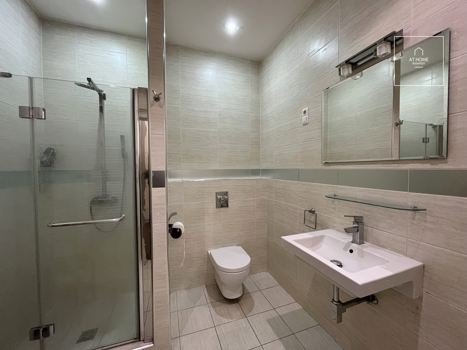 Exclusive, spacious classic-style apartment for sale near Kálvin Square – District IX, Budapest