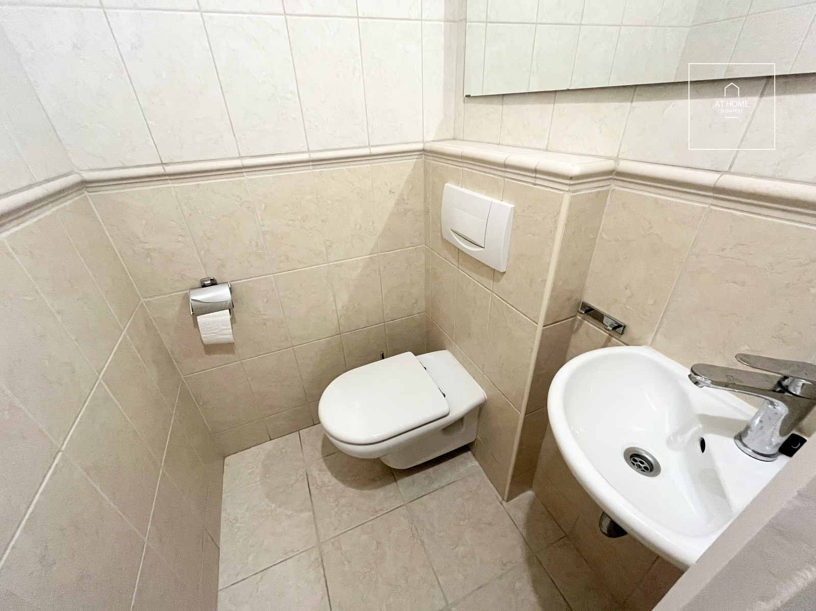 Renovated 108 sqm apartment convertible into four bedrooms for sale in District I