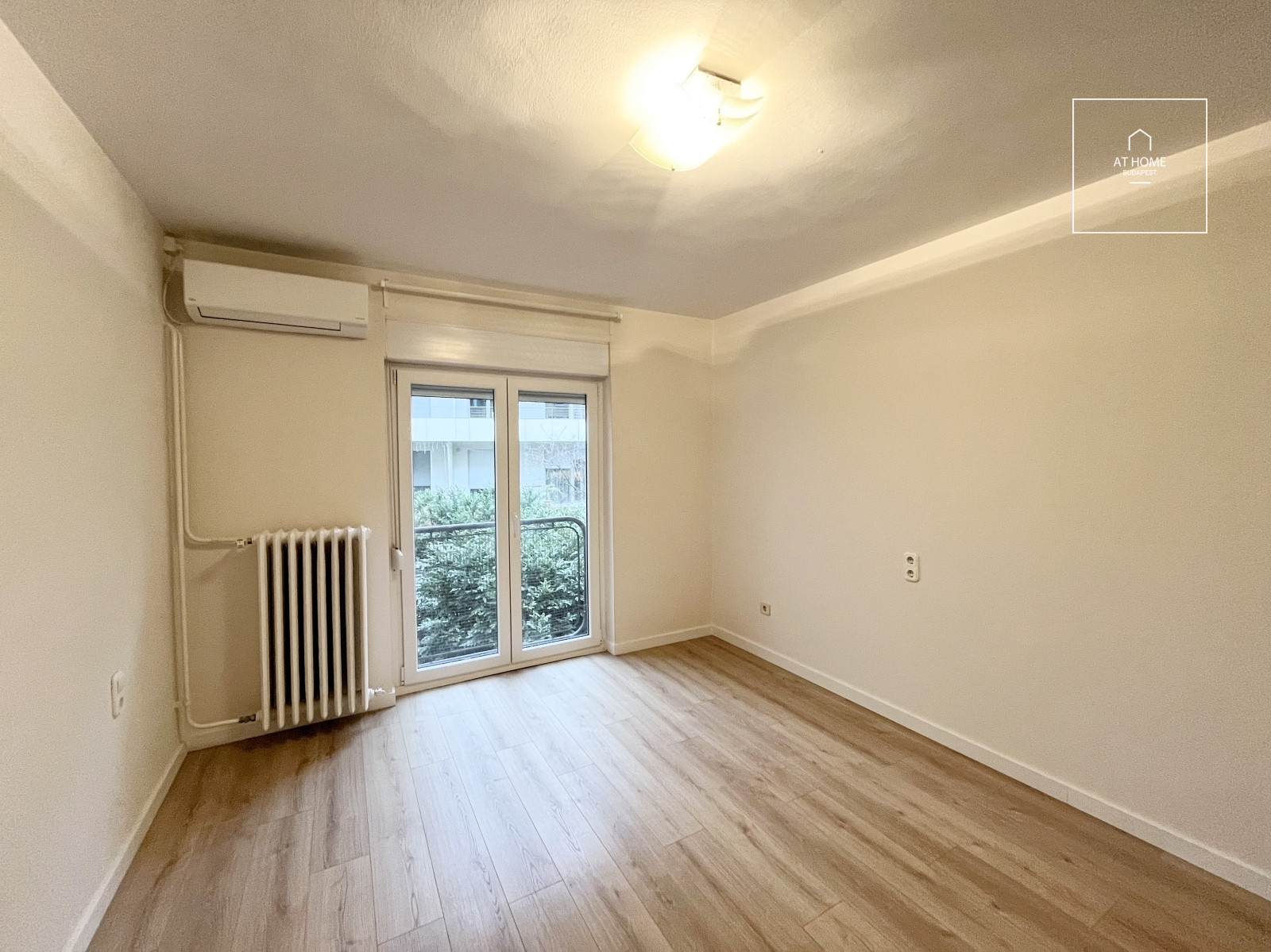 Renovated 108 sqm apartment convertible into four bedrooms for sale in District I