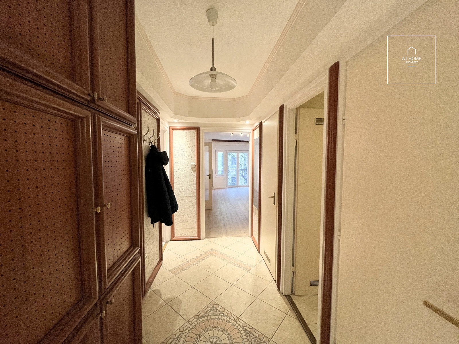 Renovated 108 sqm apartment convertible into four bedrooms for sale in District I