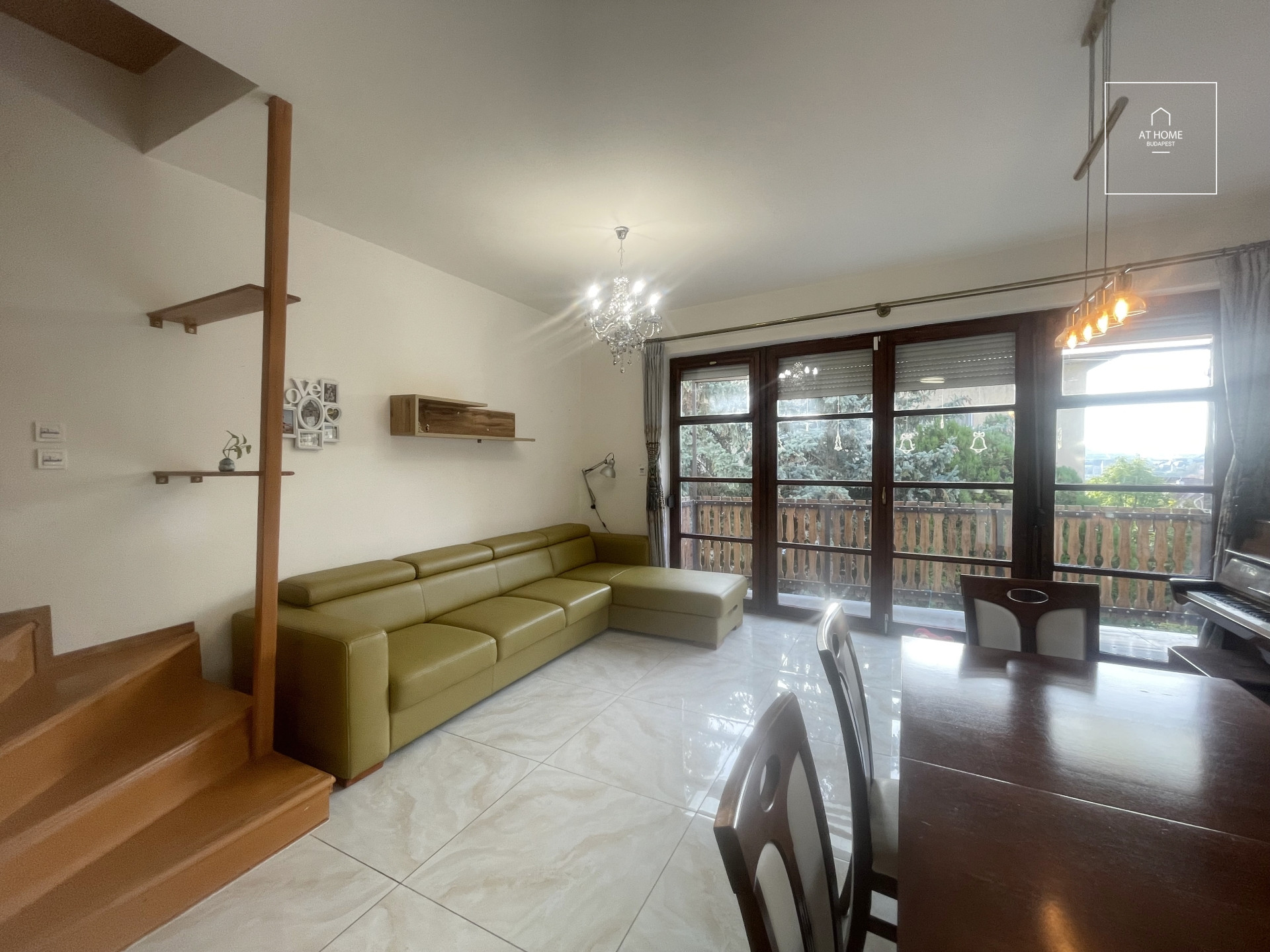 Panoramic 268 sqm four-level terraced house in the 2nd district