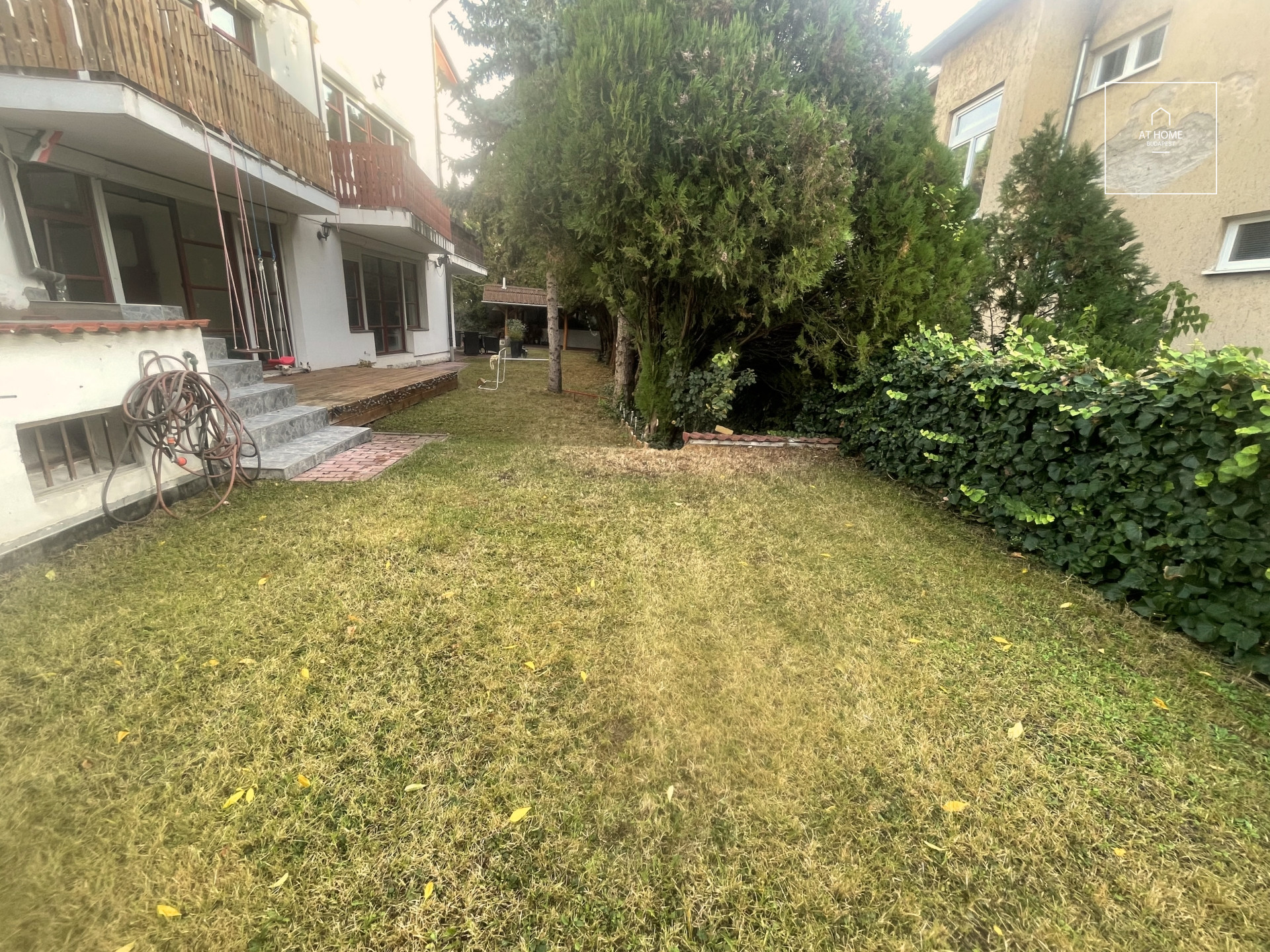 Panoramic 268 sqm four-level terraced house in the 2nd district