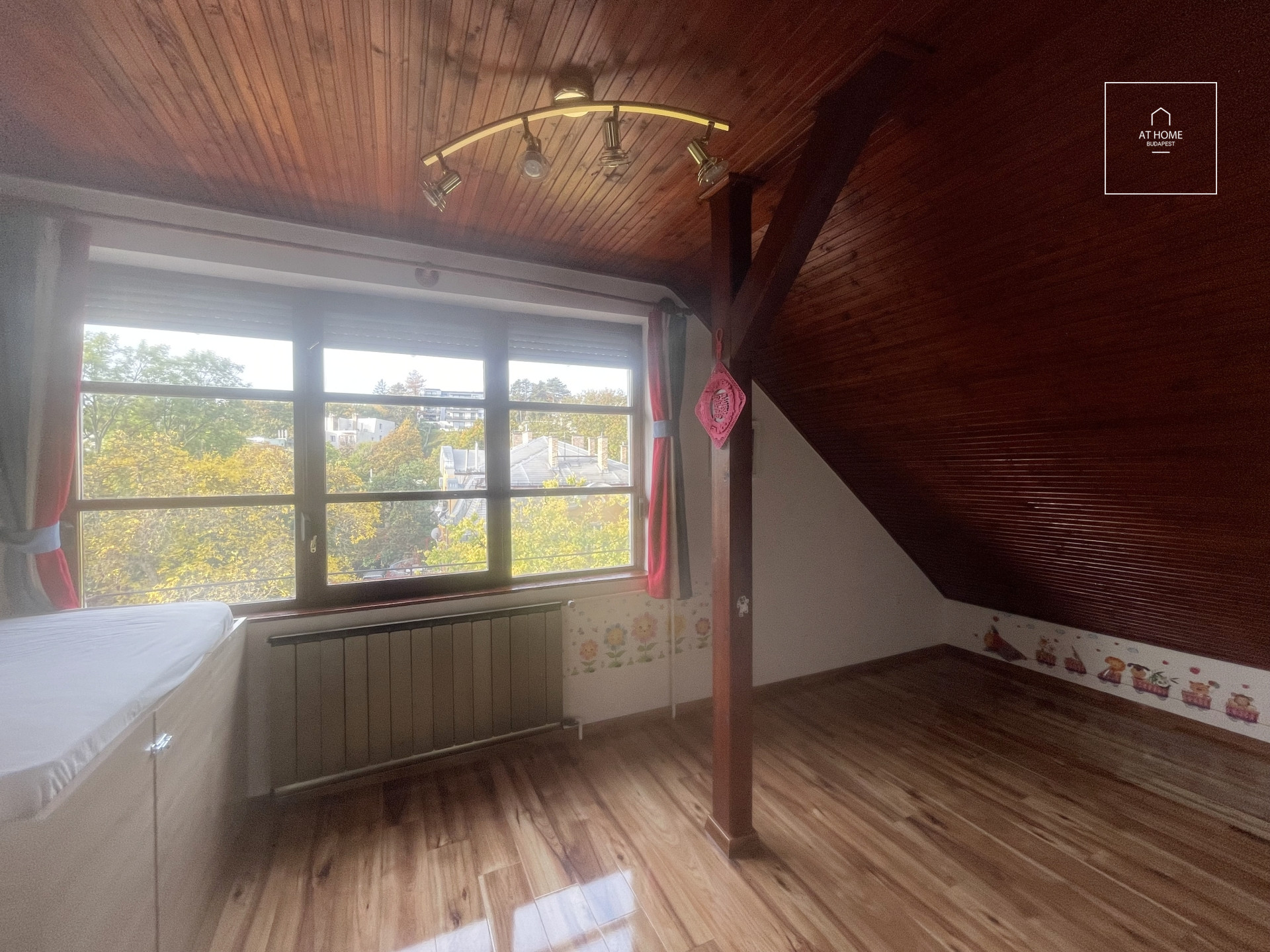 Panorámás 268 nm-es négy szintes sorház a II. kerületben