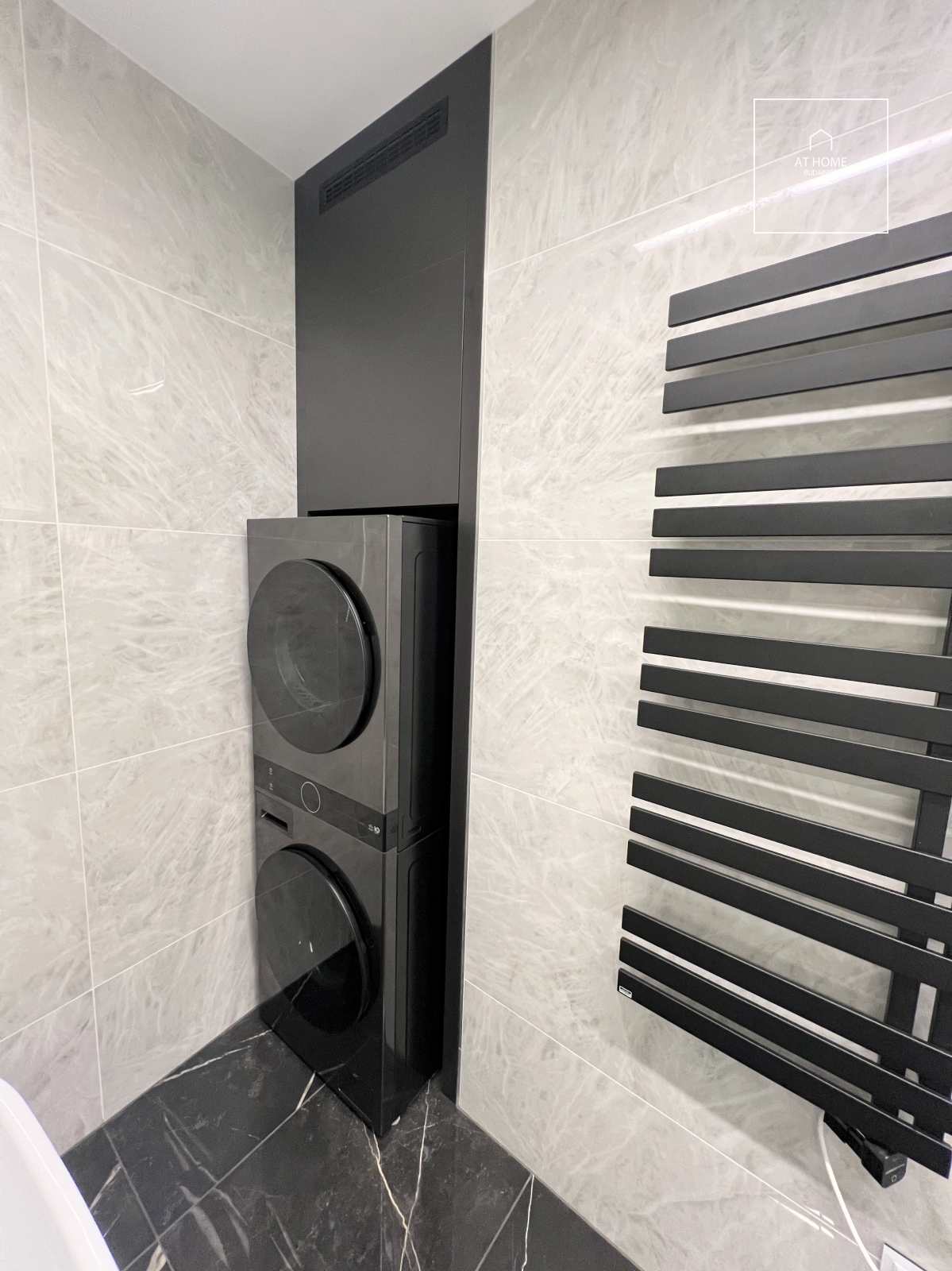 Newly built 59 sqm penthouse apartment with a 27 sqm terrace in the 1st district