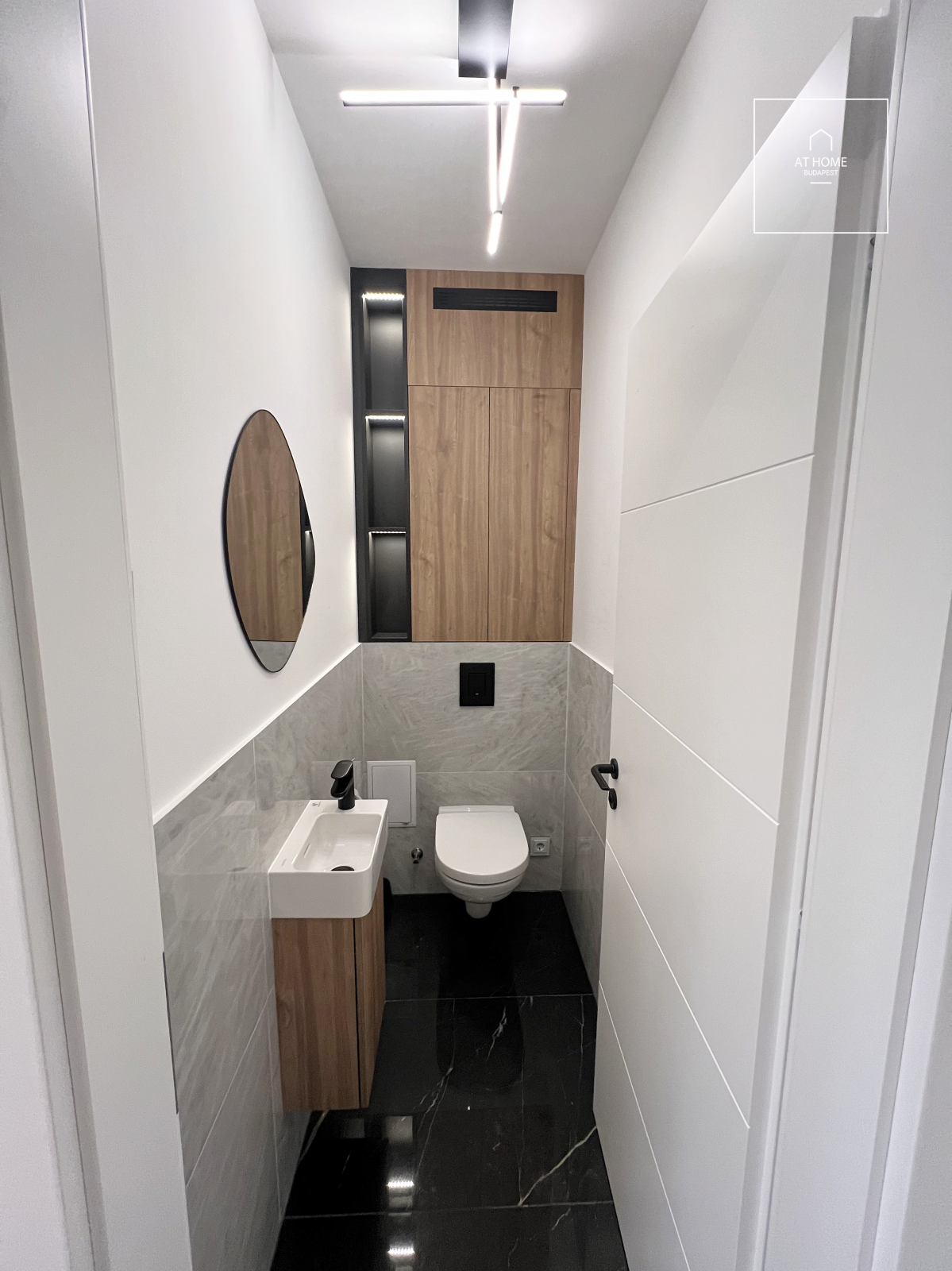 Newly built 59 sqm penthouse apartment with a 27 sqm terrace in the 1st district