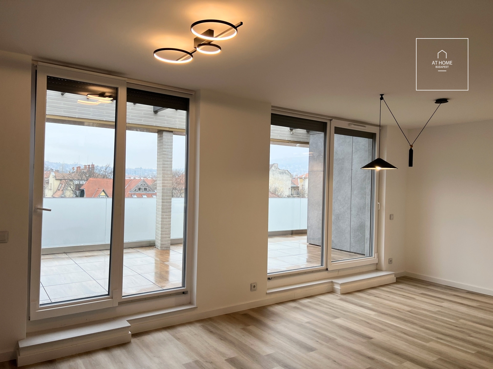 Newly built 59 sqm penthouse apartment with a 27 sqm terrace in the 1st district