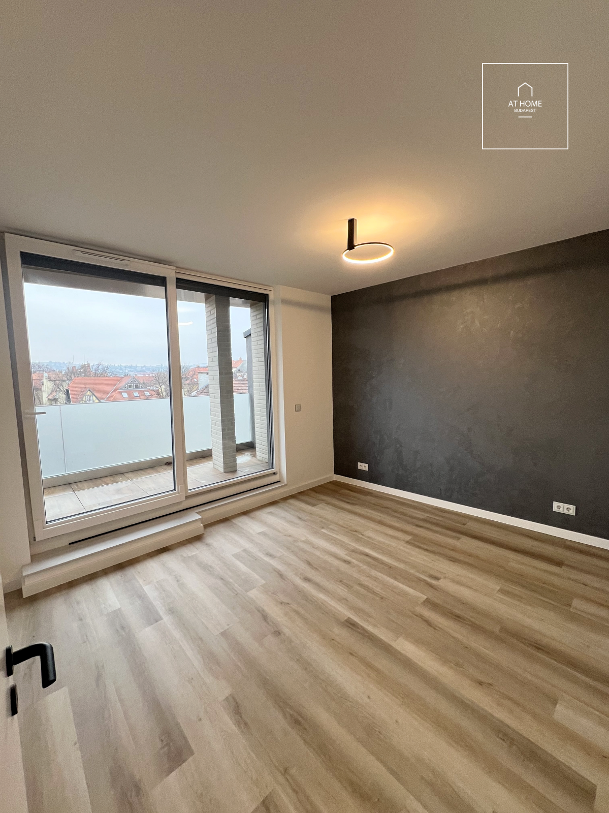 Újépítésű 59 nm-es penthouse lakás 27 nm-es terasszal az I. kerületben