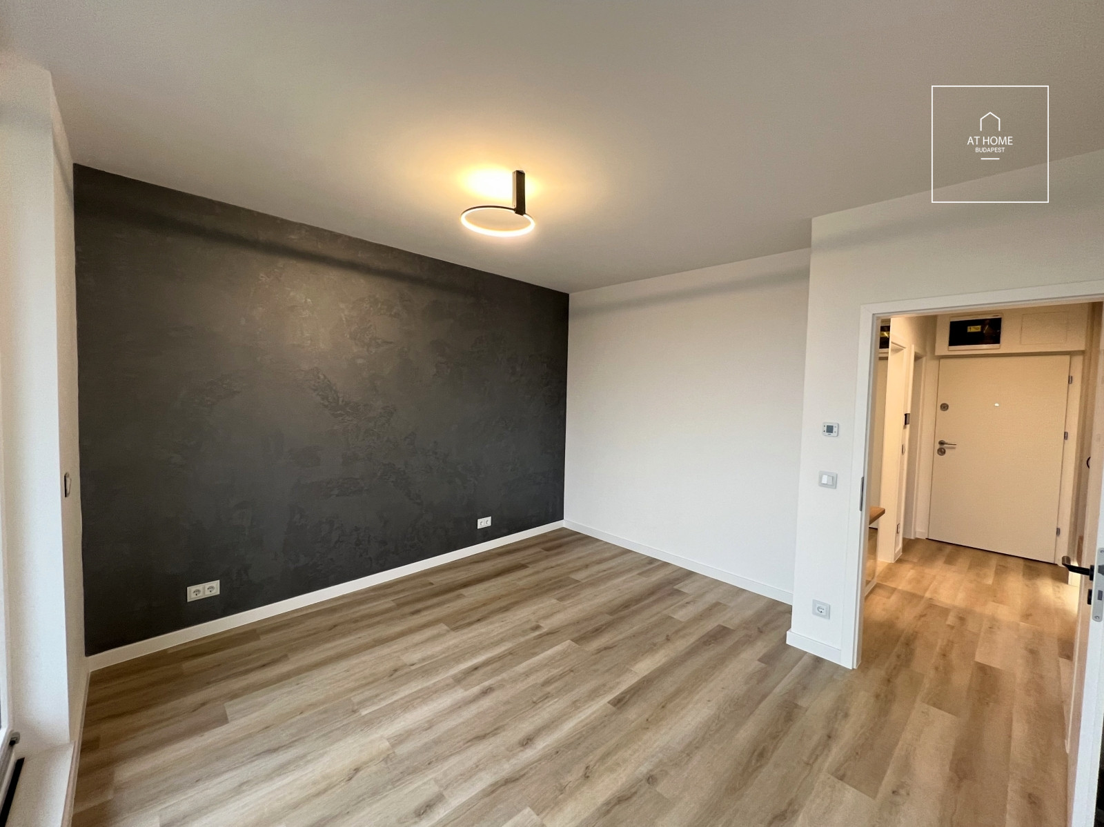 Newly built 59 sqm penthouse apartment with a 27 sqm terrace in the 1st district