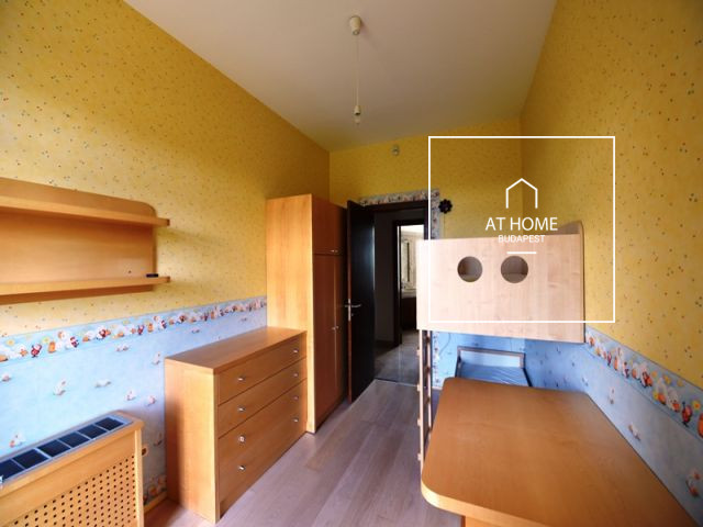 Ground-floor, 150 sqm luxury apartment with garden access in a residential complex in District XII