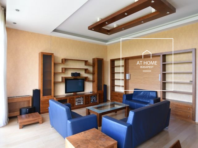 Ground-floor, 150 sqm luxury apartment with garden access in a residential complex in District XII