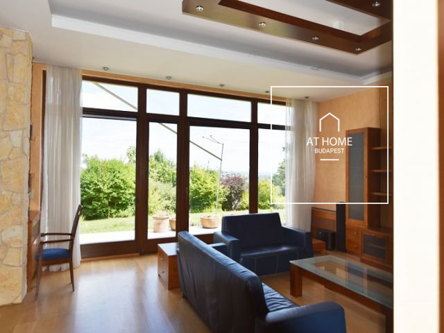 Ground-floor, 150 sqm luxury apartment with garden access in a residential complex in District XII