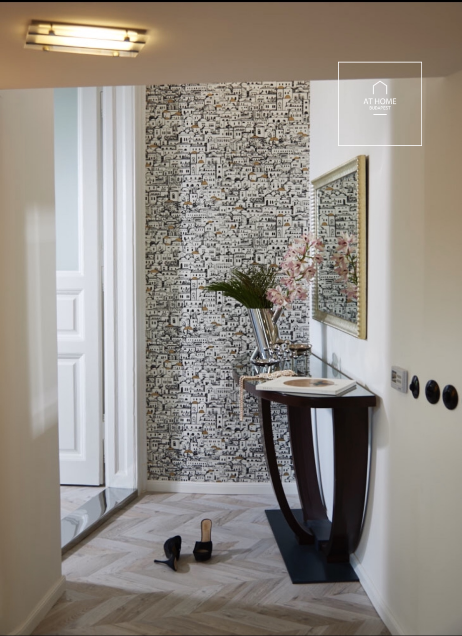 Beautiful 2-Bedroom Luxurious Apartment in District VI, Terézváros