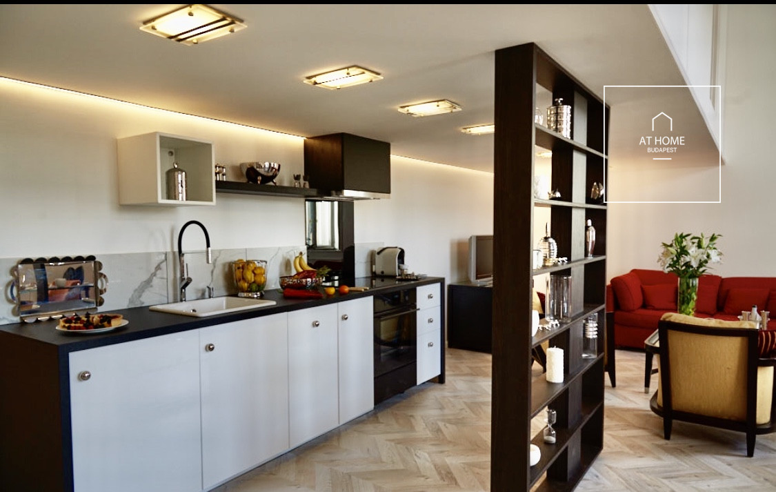 Beautiful 2-Bedroom Luxurious Apartment in District VI, Terézváros