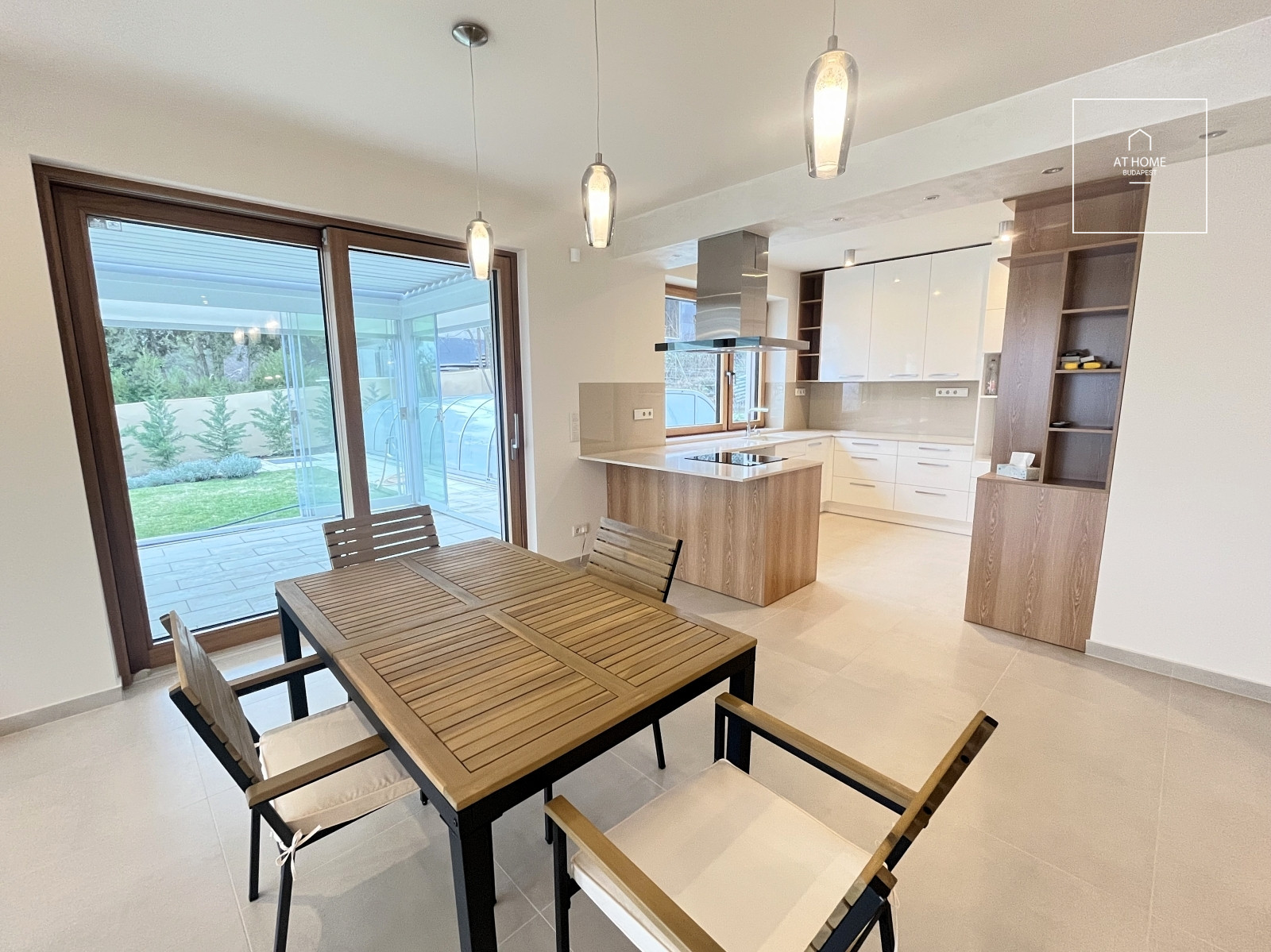 Newly built 182 sqm three-story semi-detached house with a 200 sqm garden in Budapest’s 3rd District, Táborhegy