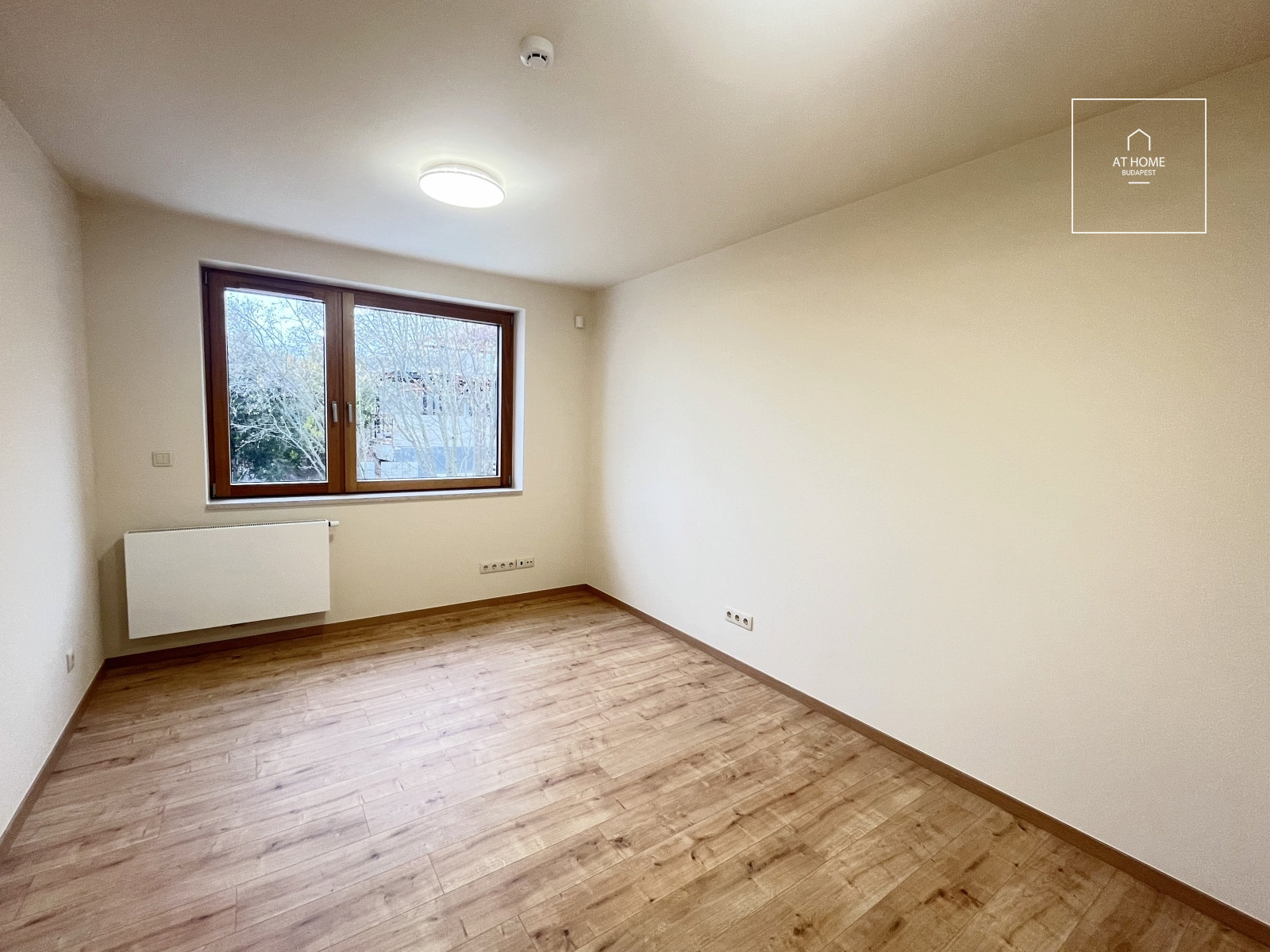 Newly built 182 sqm three-story semi-detached house with a 200 sqm garden in Budapest’s 3rd District, Táborhegy