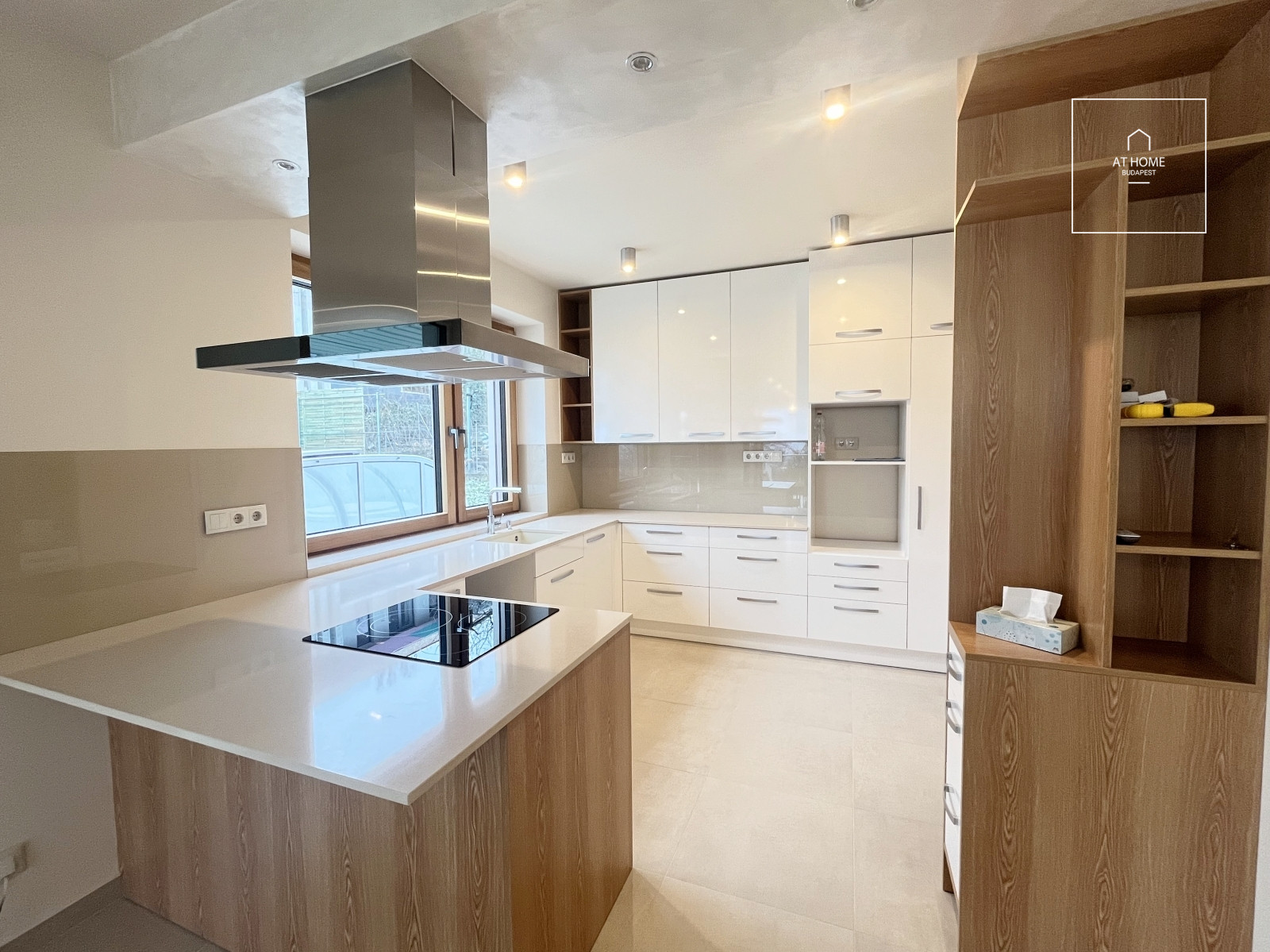 Newly built 182 sqm three-story semi-detached house with a 200 sqm garden in Budapest’s 3rd District, Táborhegy