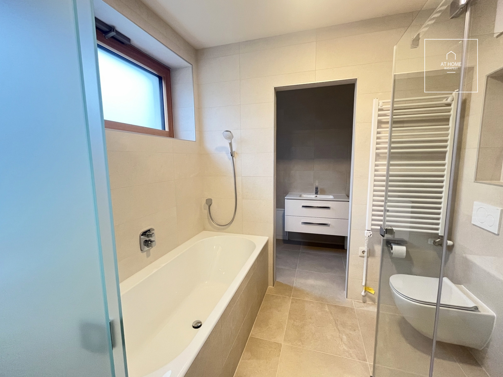 Newly built 182 sqm three-story semi-detached house with a 200 sqm garden in Budapest’s 3rd District, Táborhegy