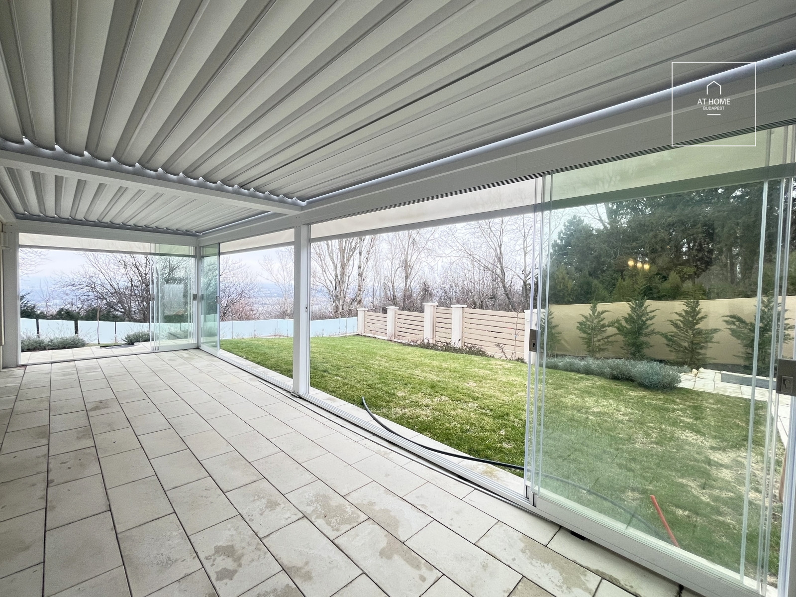 Newly built 182 sqm three-story semi-detached house with a 200 sqm garden in Budapest’s 3rd District, Táborhegy