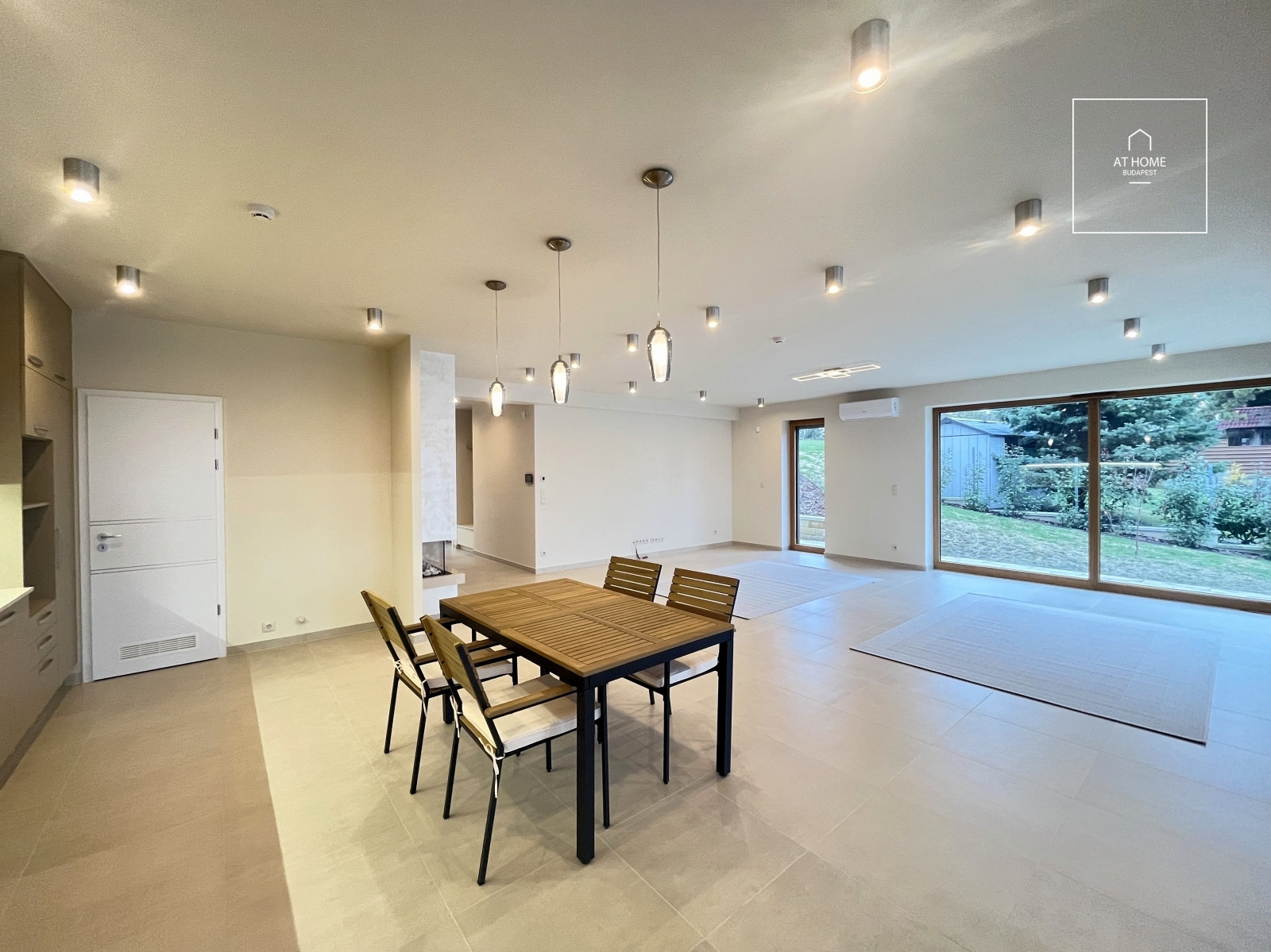 Newly built 182 sqm three-story semi-detached house with a 500 sqm garden in Budapest’s 3rd District, Táborhegy