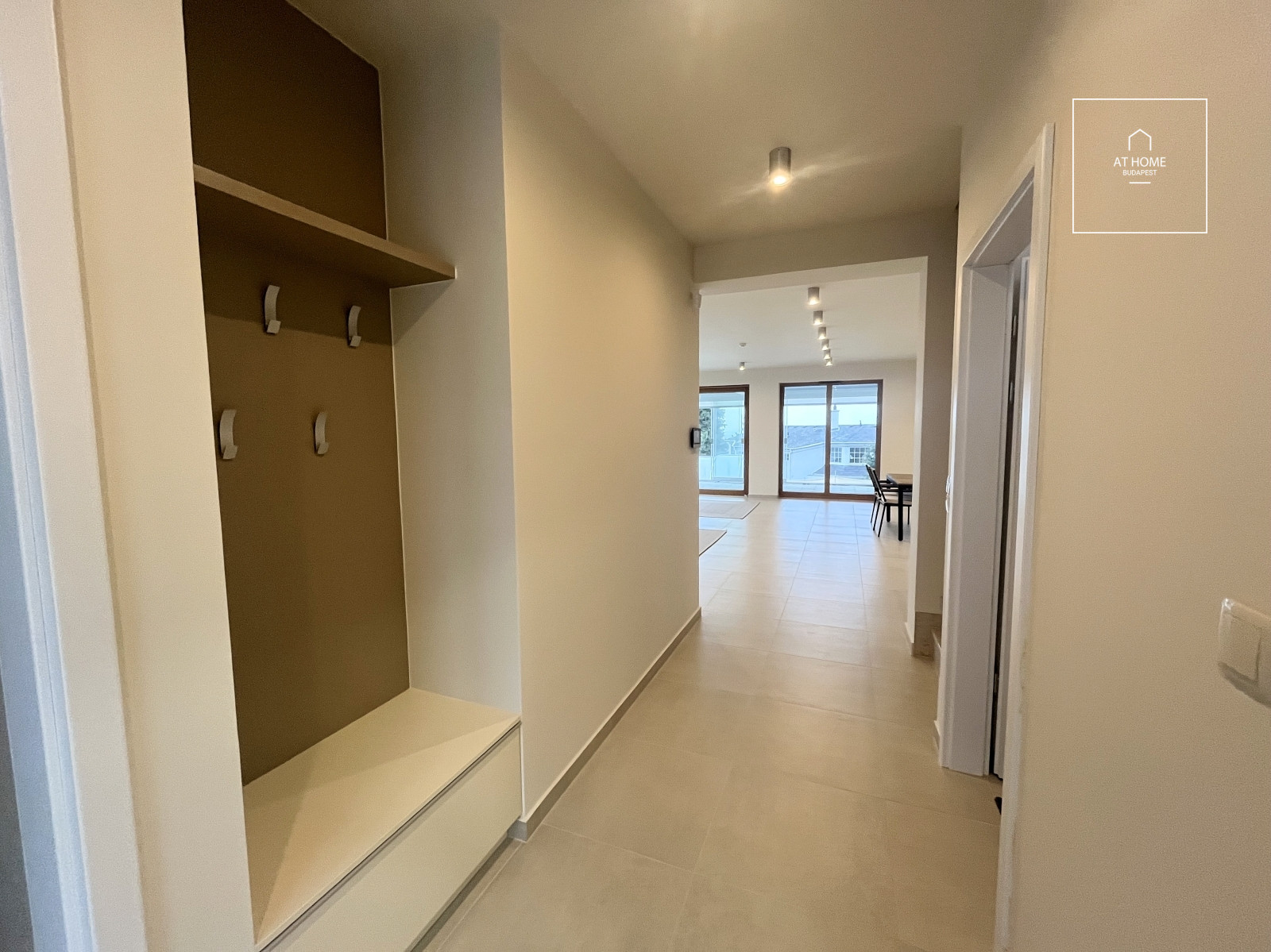 Newly built 182 sqm three-story semi-detached house with a 500 sqm garden in Budapest’s 3rd District, Táborhegy