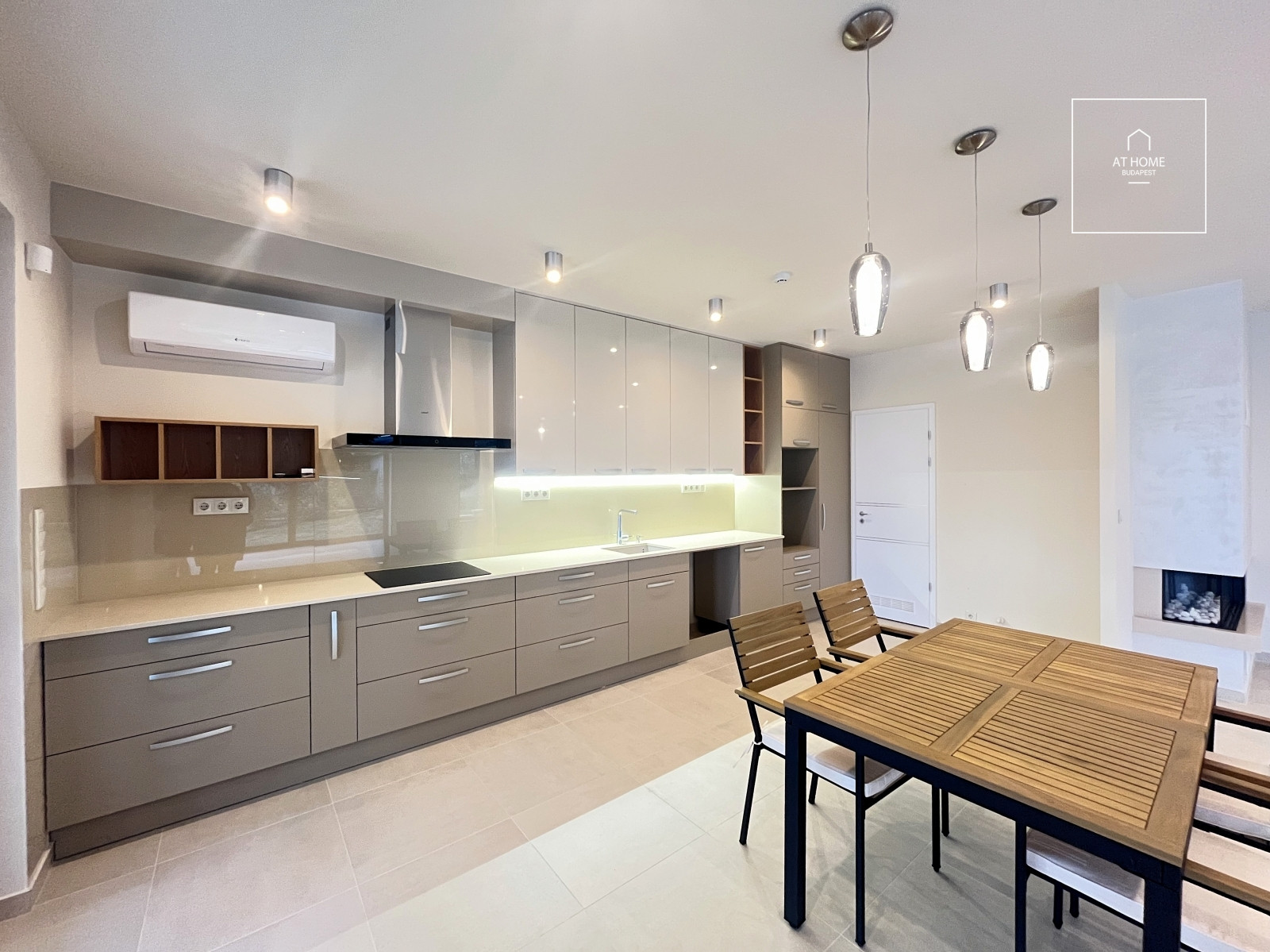 Newly built 182 sqm three-story semi-detached house with a 500 sqm garden in Budapest’s 3rd District, Táborhegy