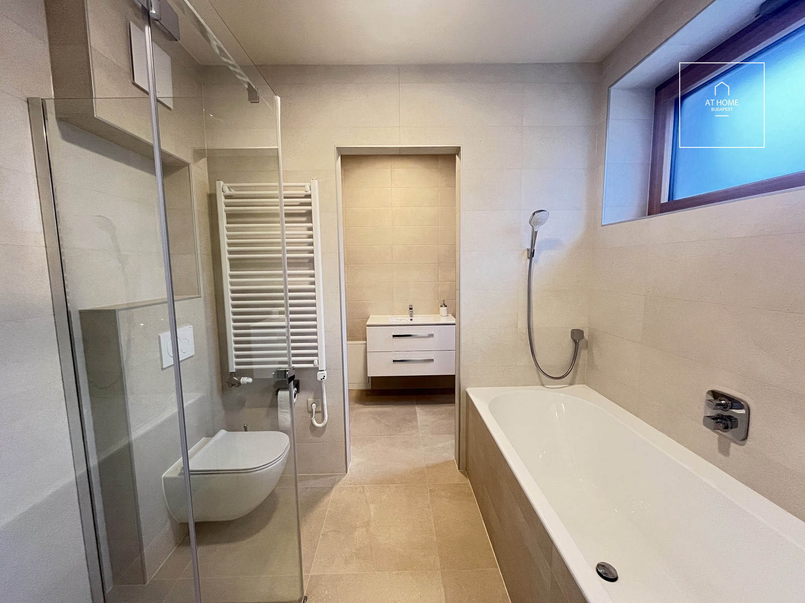 Newly built 182 sqm three-story semi-detached house with a 500 sqm garden in Budapest’s 3rd District, Táborhegy