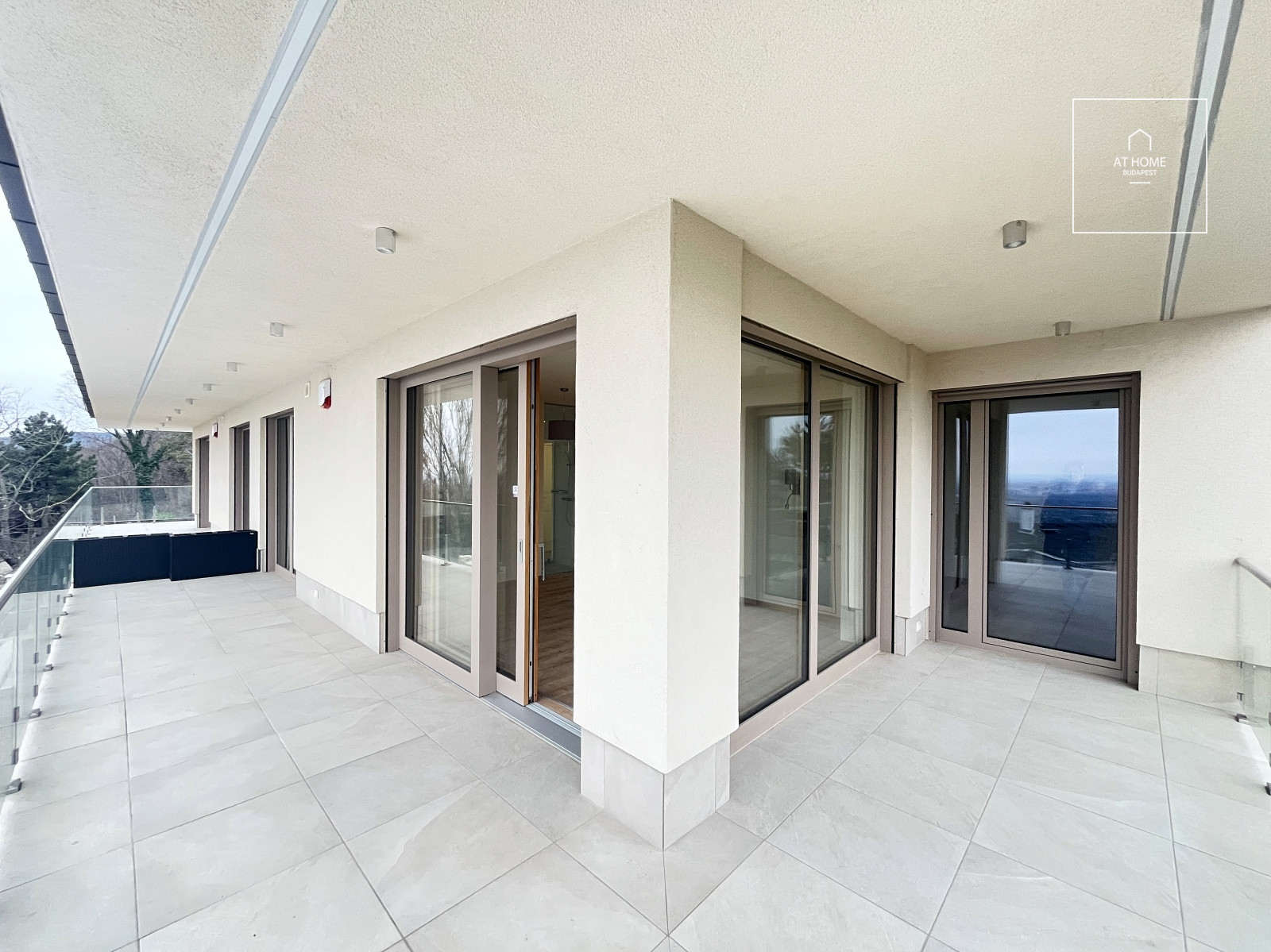 Newly built 182 sqm three-story semi-detached house with a 500 sqm garden in Budapest’s 3rd District, Táborhegy