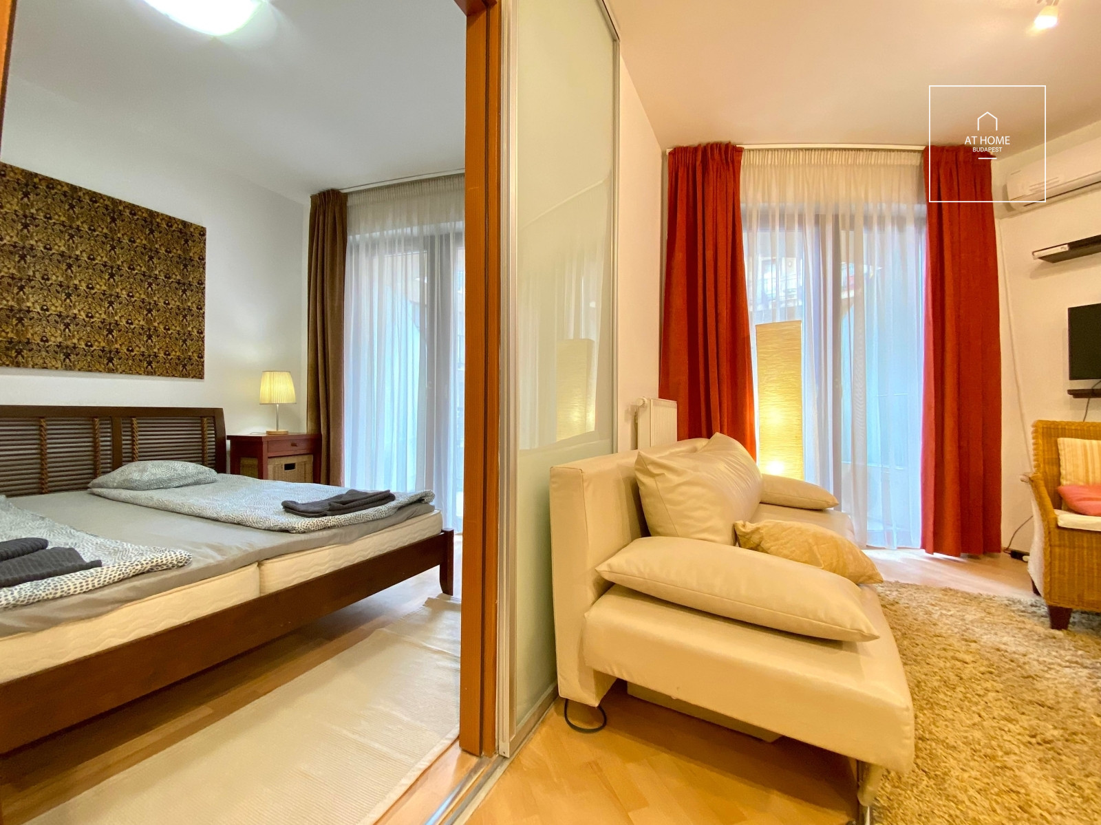 Renovated 50 sqm apartment with a balcony and one bedroom in District VI