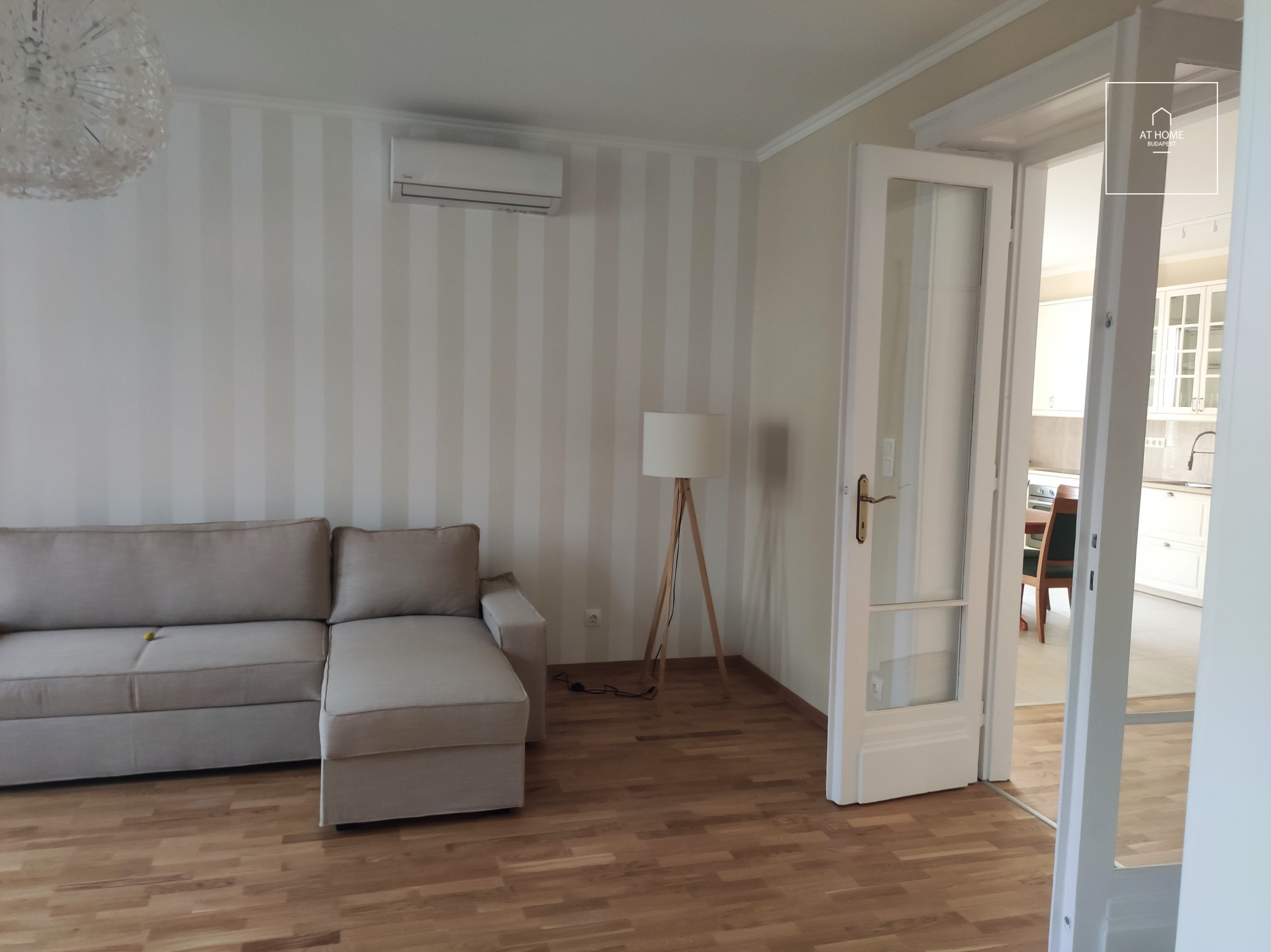 Refurbished beautiful 3-bedroom apartment for rent in Budapest II. district