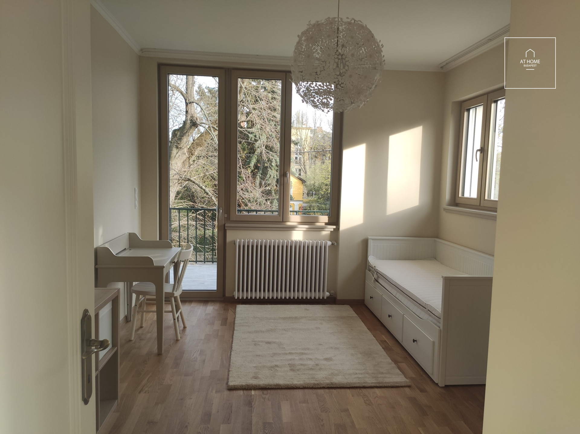 Refurbished beautiful 3-bedroom apartment for rent in Budapest II. district