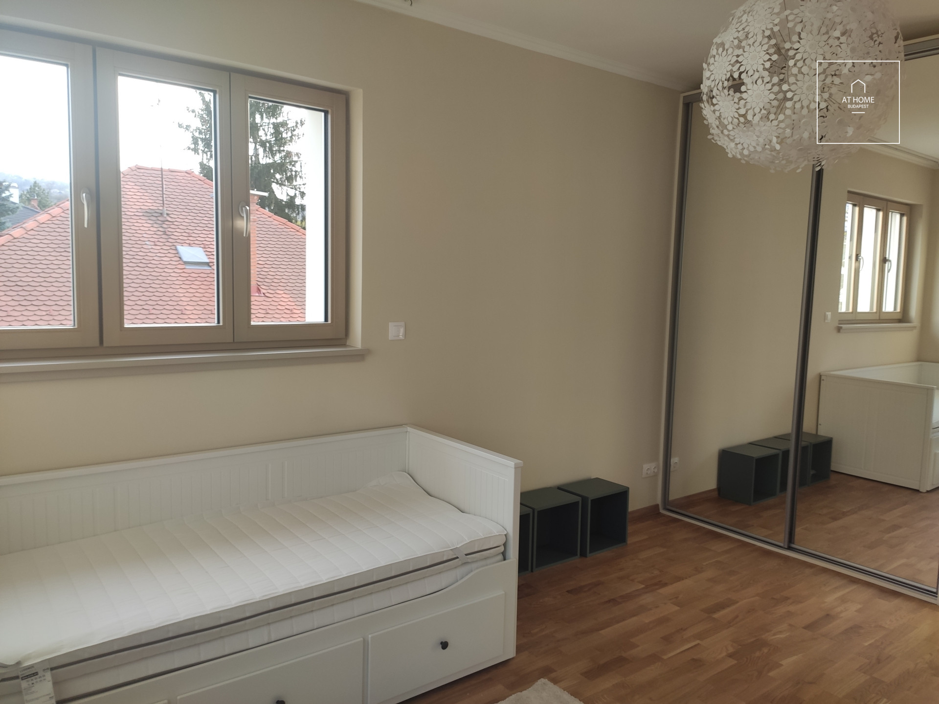 Felújított 3 hálószobás gyönyörű lakás kiadó a II. kerületben