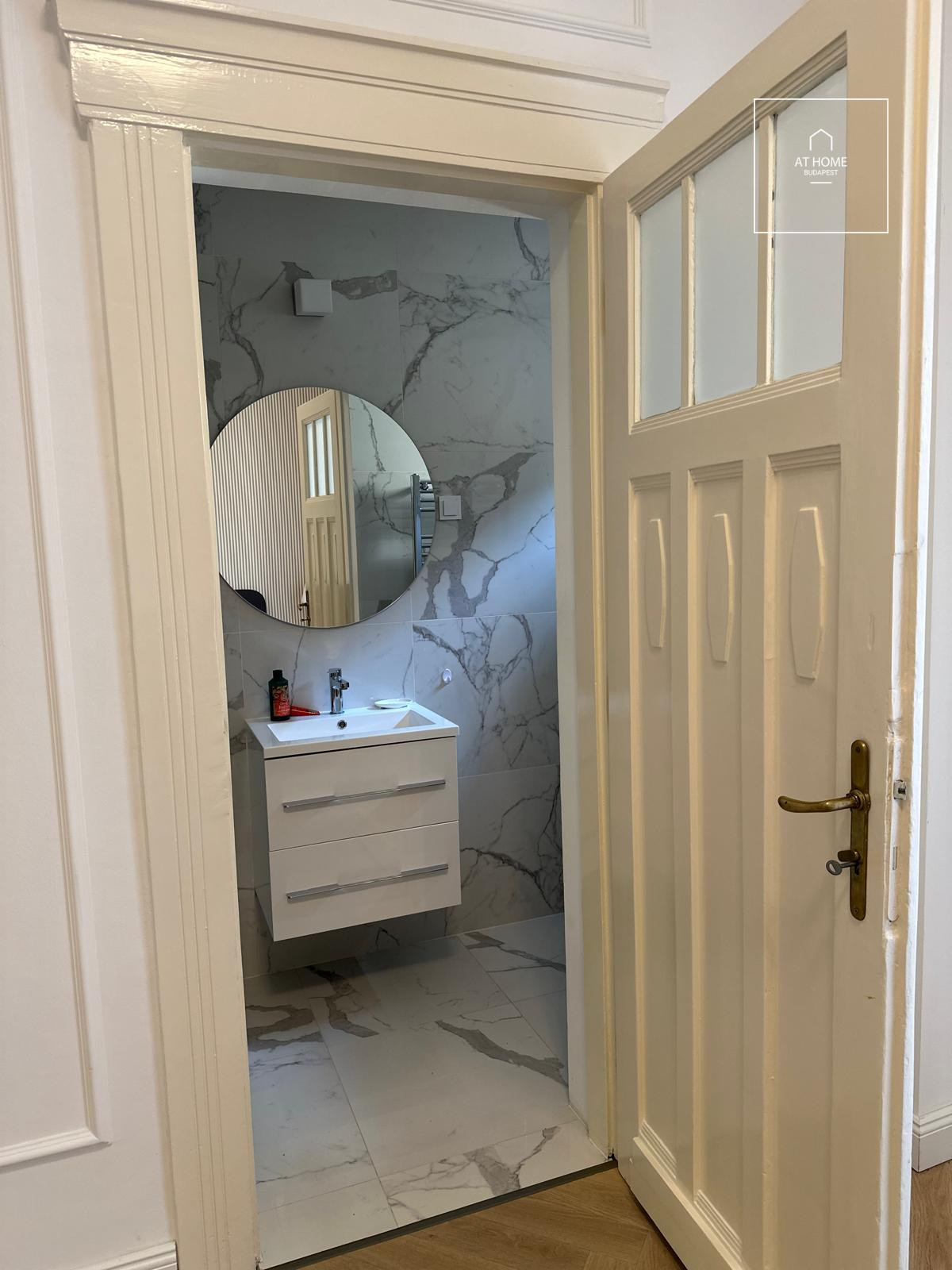 Three-bedroom luxury apartment in the 5th district of Budapest, Lipótváros