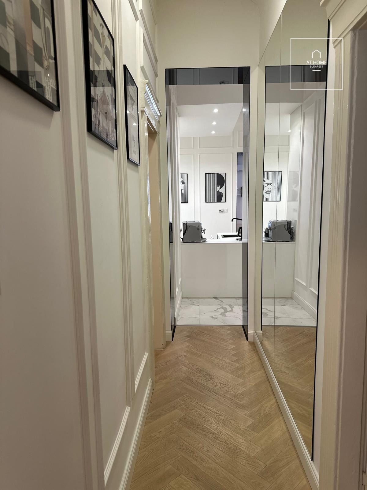 Three-bedroom luxury apartment in the 5th district of Budapest, Lipótváros