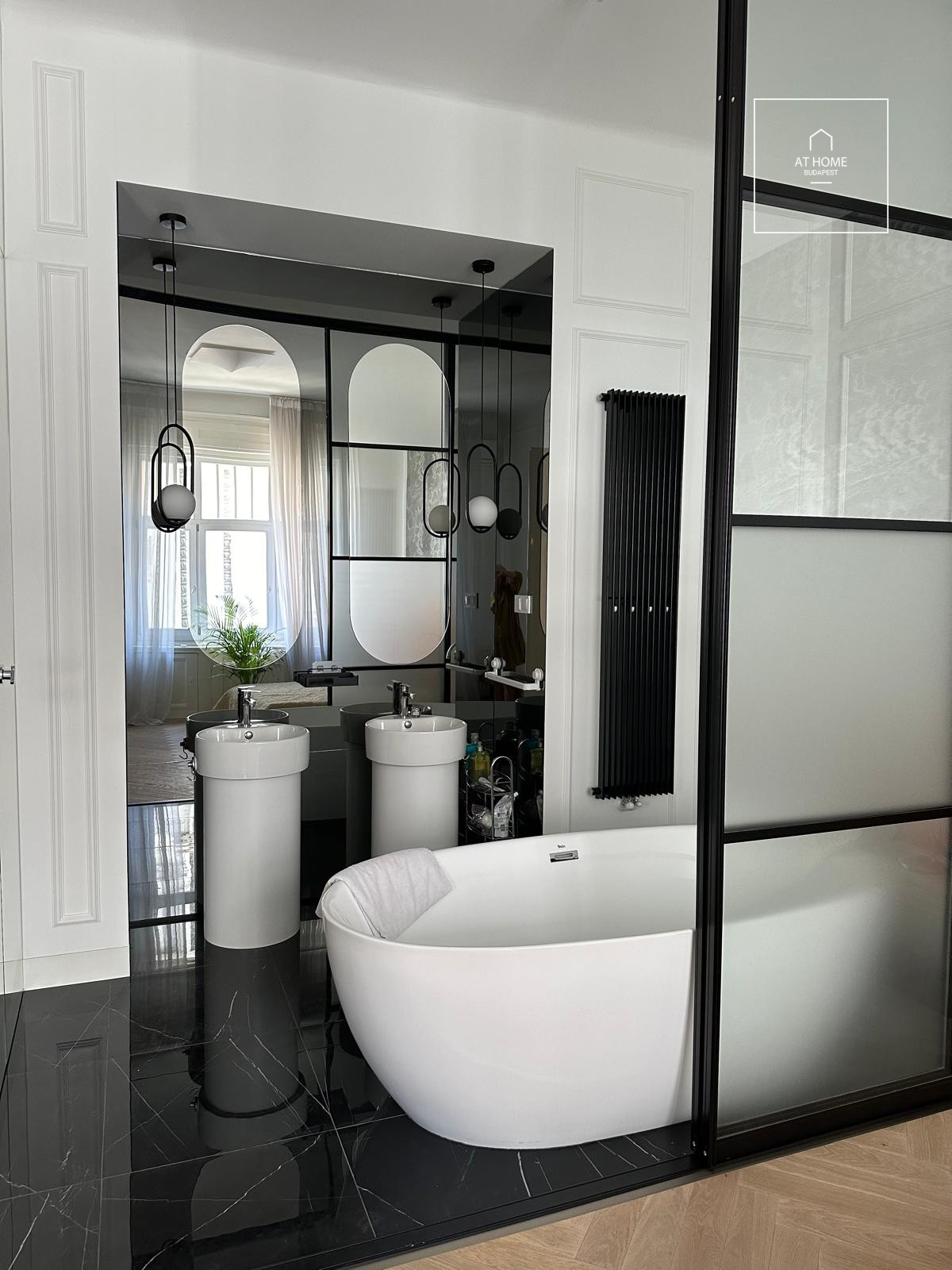 Three-bedroom luxury apartment in the 5th district of Budapest, Lipótváros