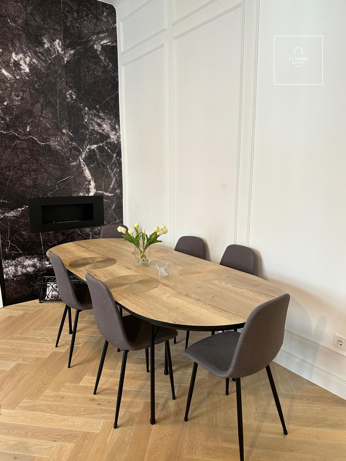 Three-bedroom luxury apartment in the 5th district of Budapest, Lipótváros