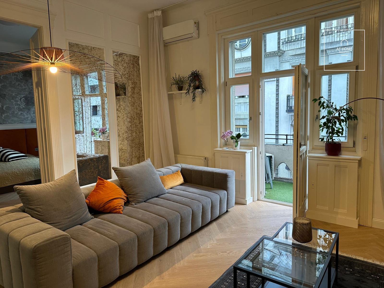 Three-bedroom luxury apartment in the 5th district of Budapest, Lipótváros
