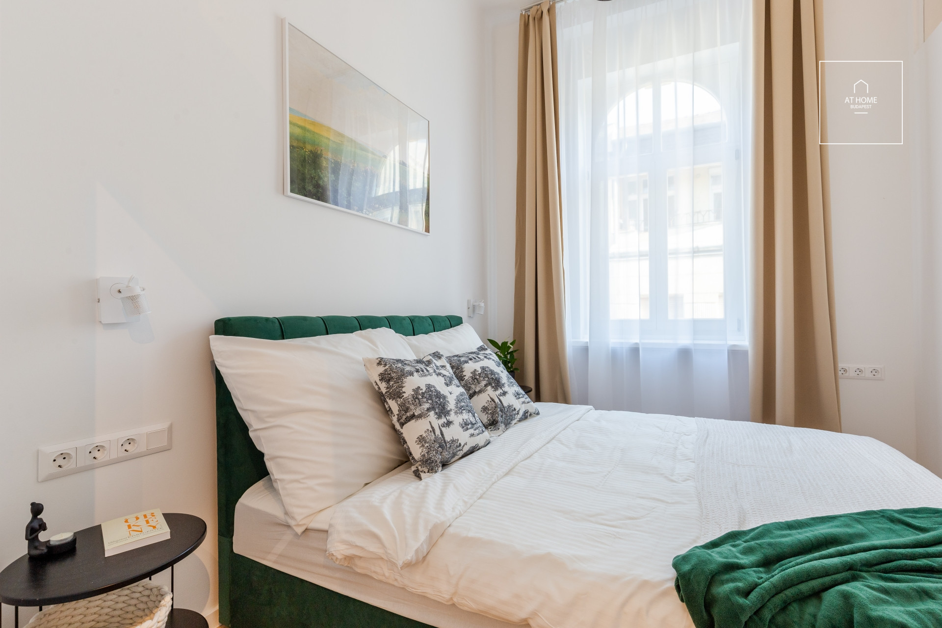 Luxury apartment for rent in the heart of the city center of Budapest, District V