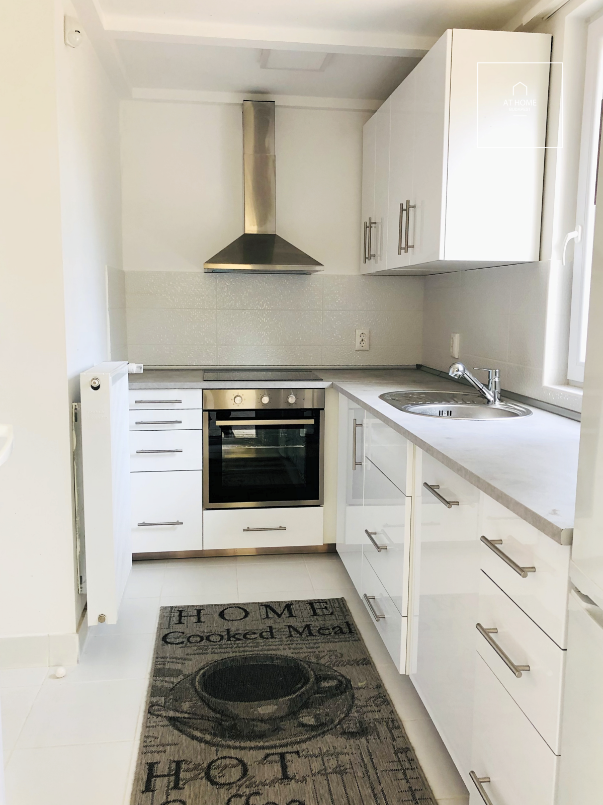 150 sqm two-level apartment with 4 bedrooms, terrace, and private garden in Budapest’s 2nd District