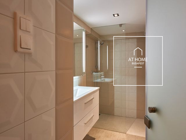 Bright 69 sqm fully equipped one-bedroom apartment in Budapest’s 6th District