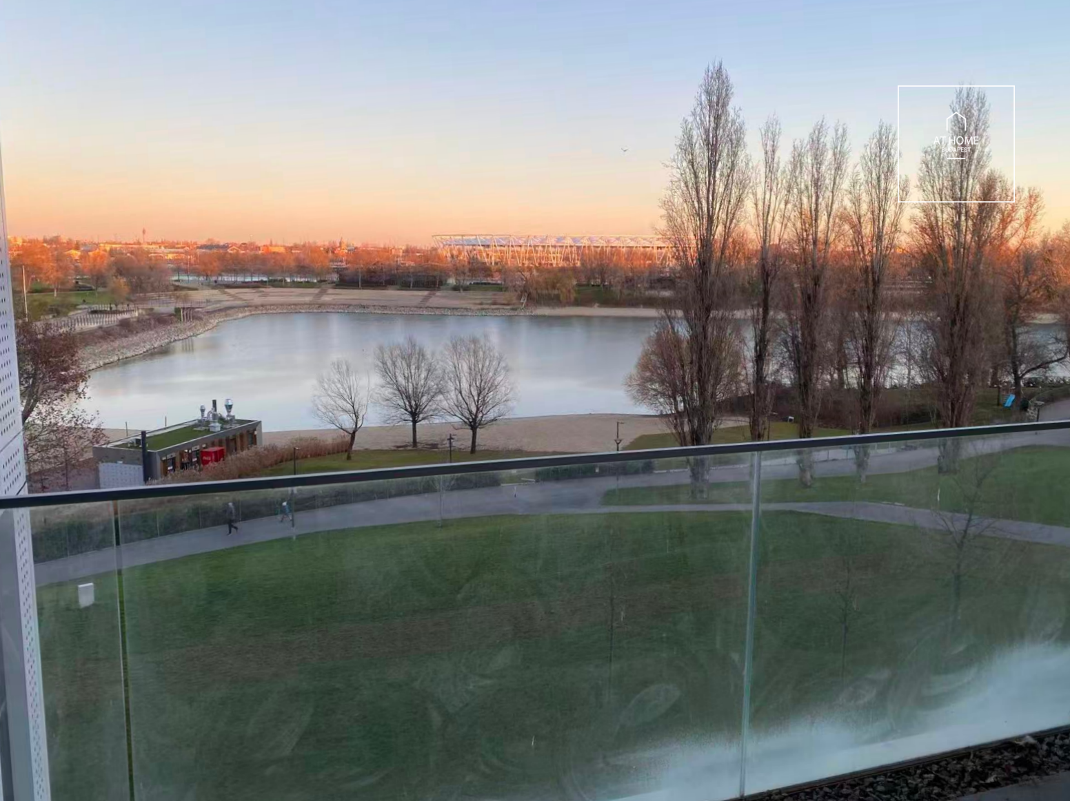 Felújított 160 nm-es négy hálószobás lakás a Budaparton