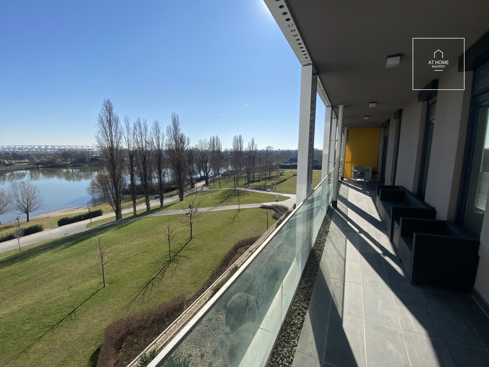 Renovated 160 sqm four-bedroom apartment at Budapart