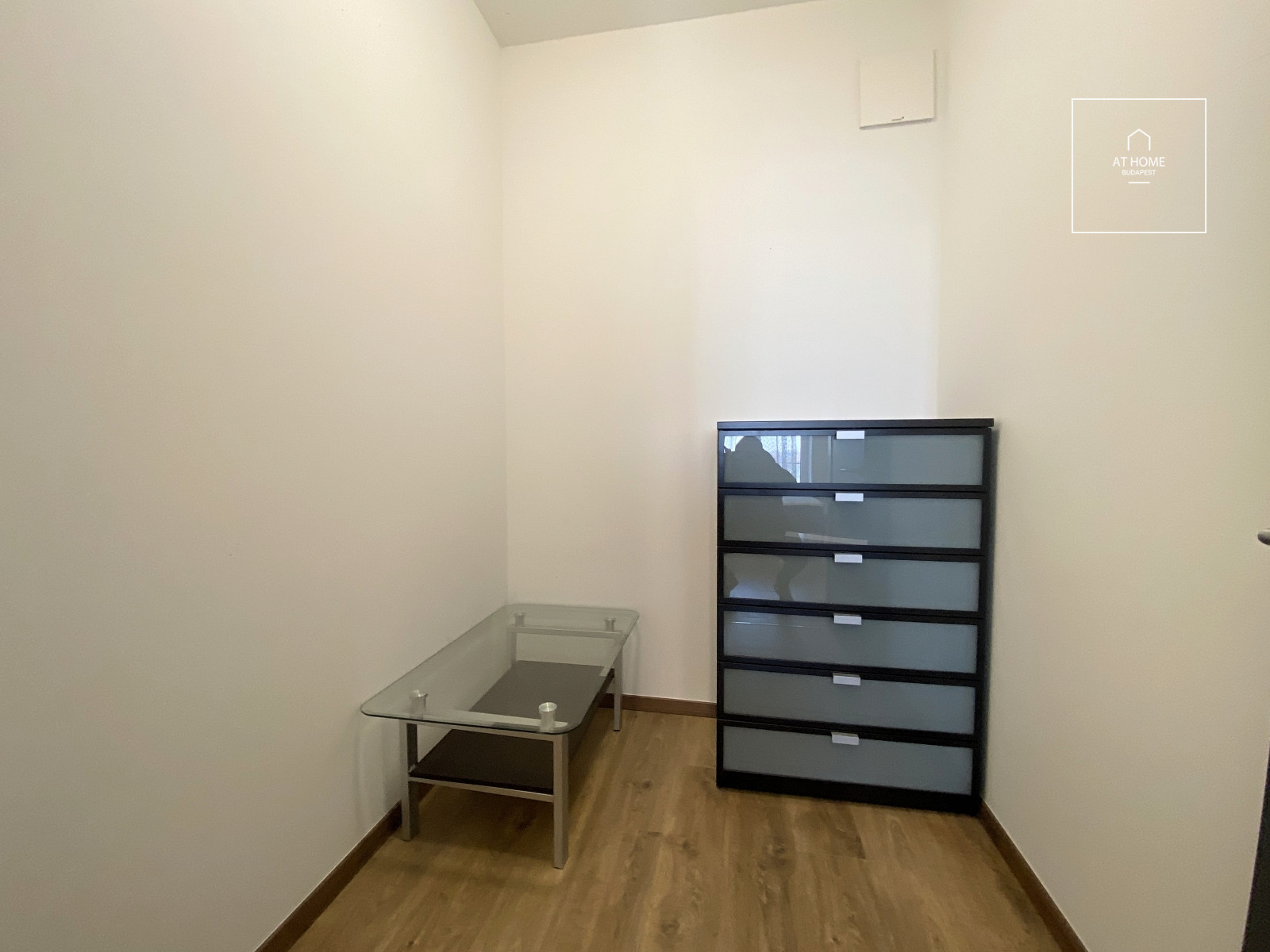 Renovated 160 sqm four-bedroom apartment at Budapart