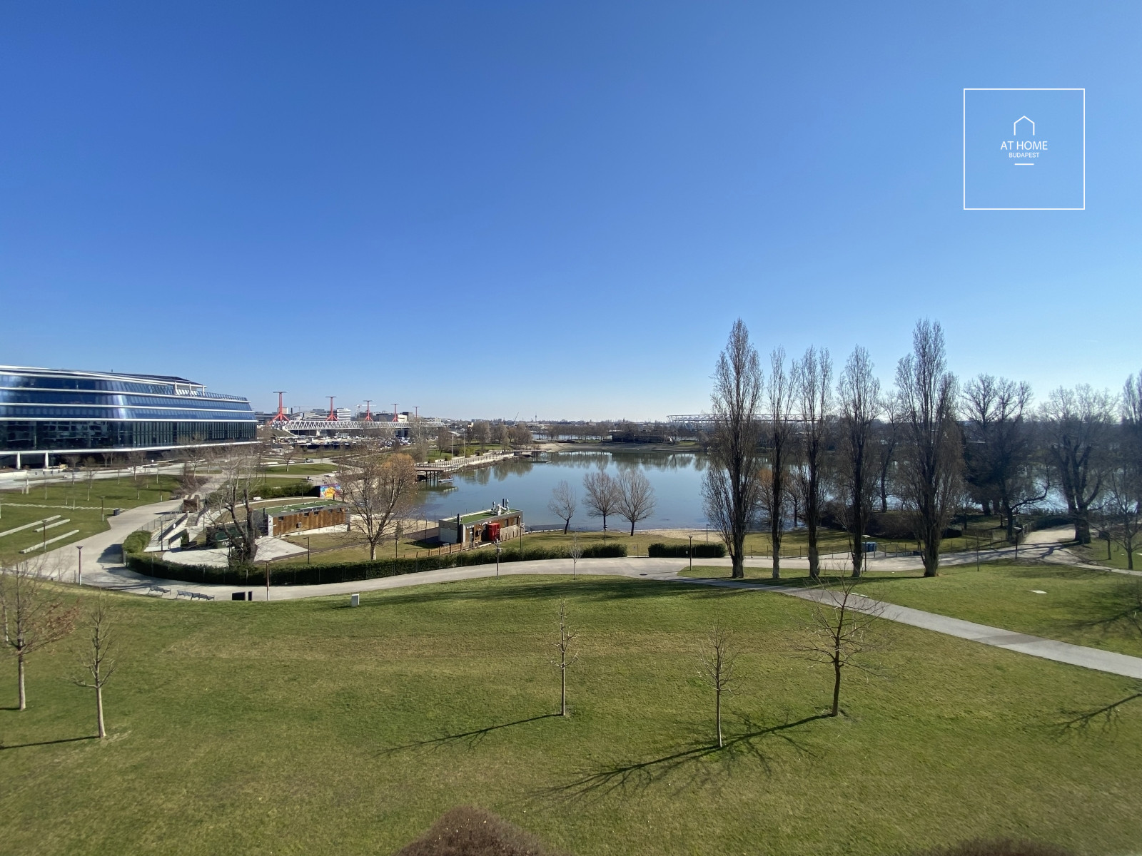 Renovated 160 sqm four-bedroom apartment at Budapart